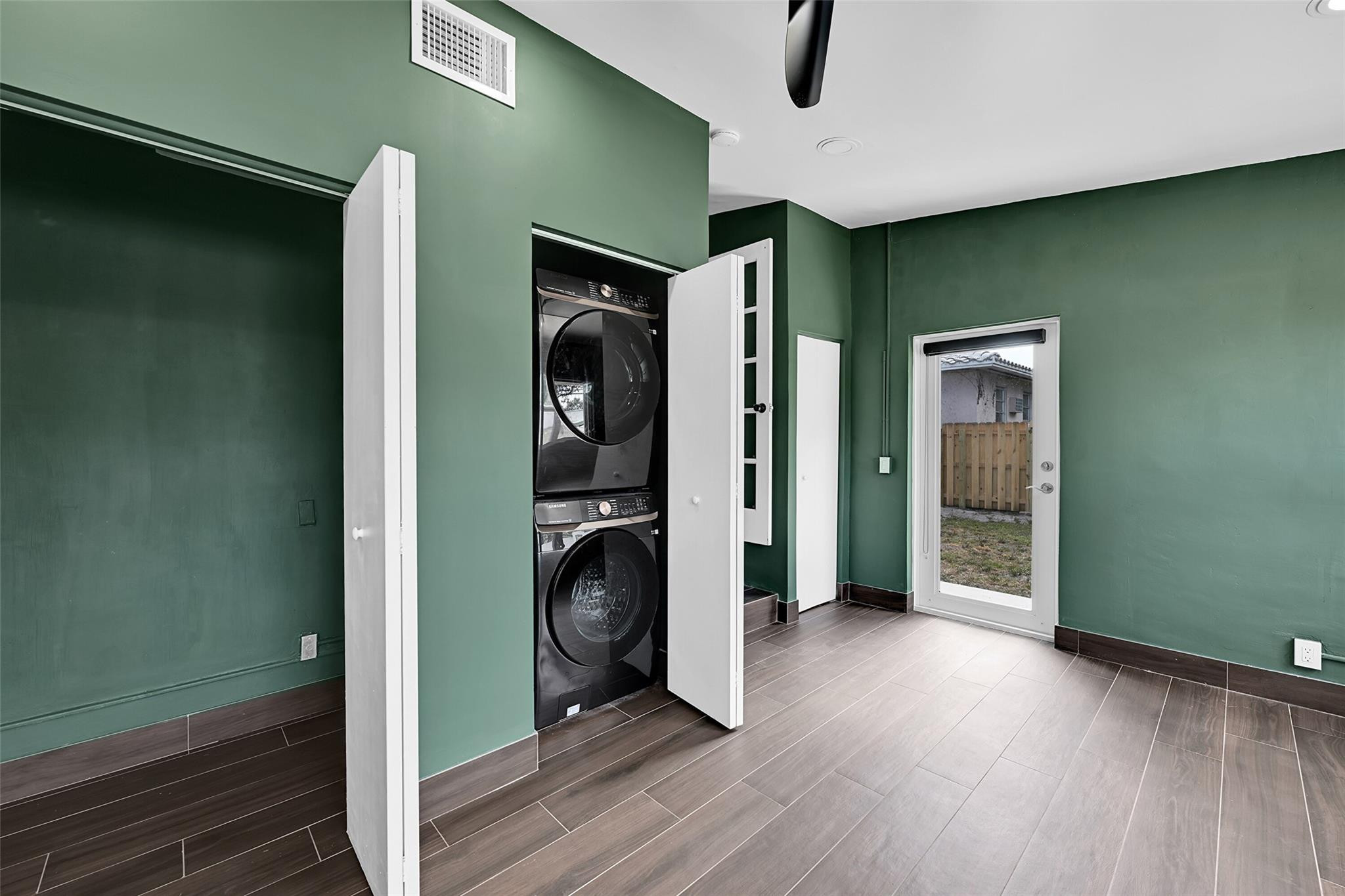 Lauderdale 2-9 D - Residential