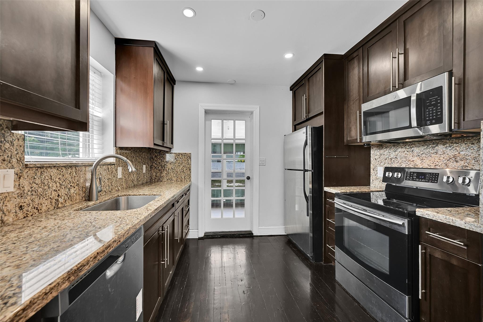 Lauderdale 2-9 D - Residential