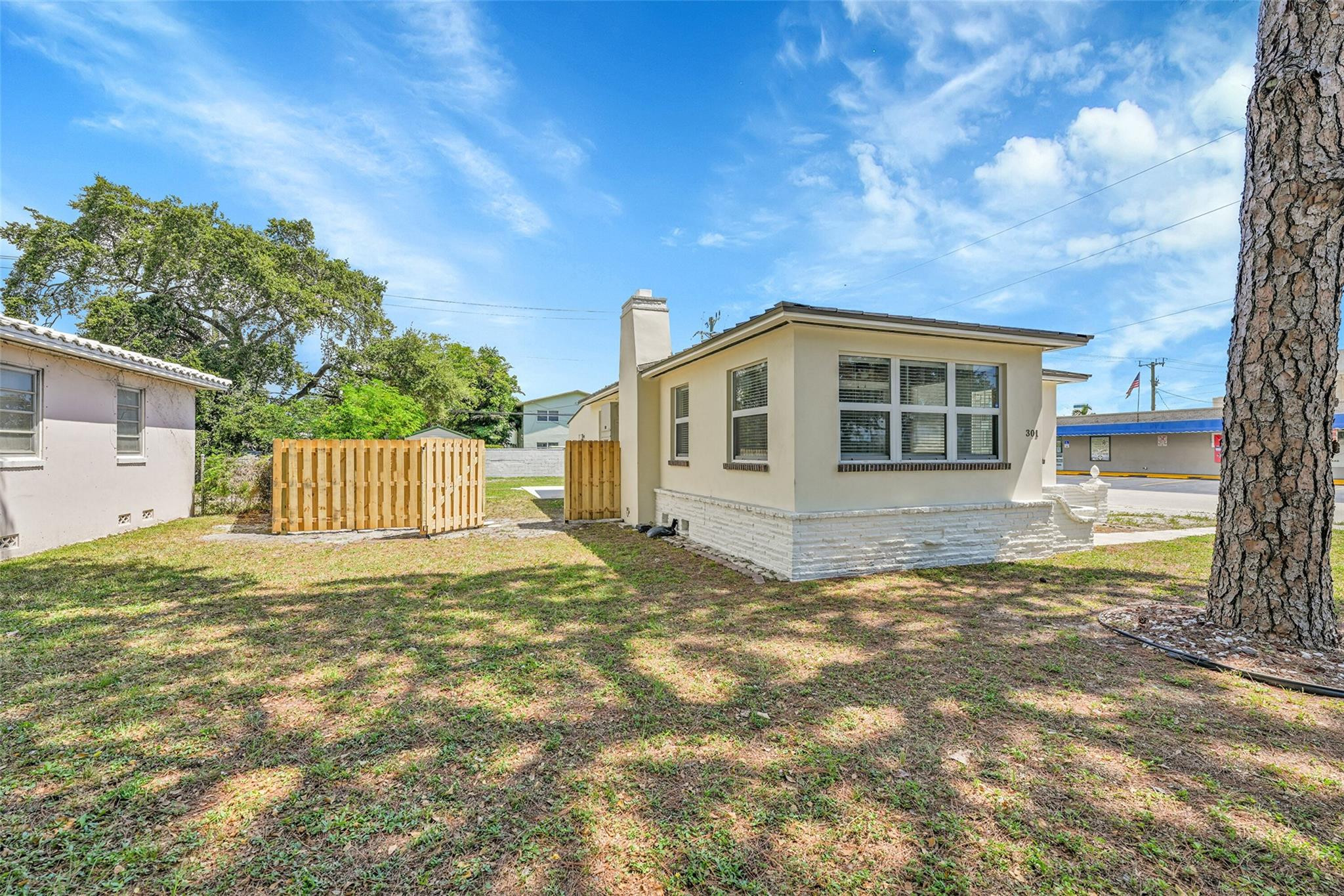 Lauderdale 2-9 D - Residential