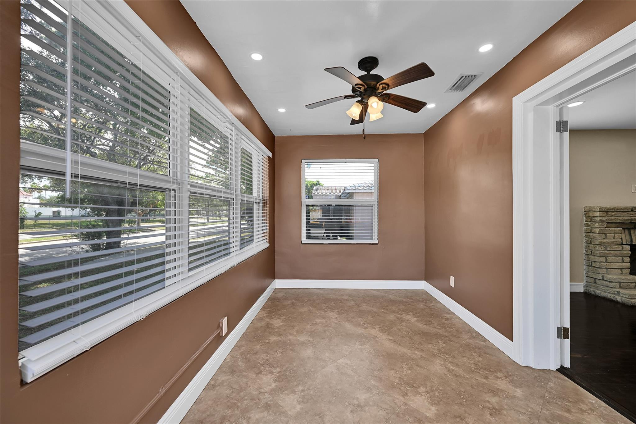 Lauderdale 2-9 D - Residential