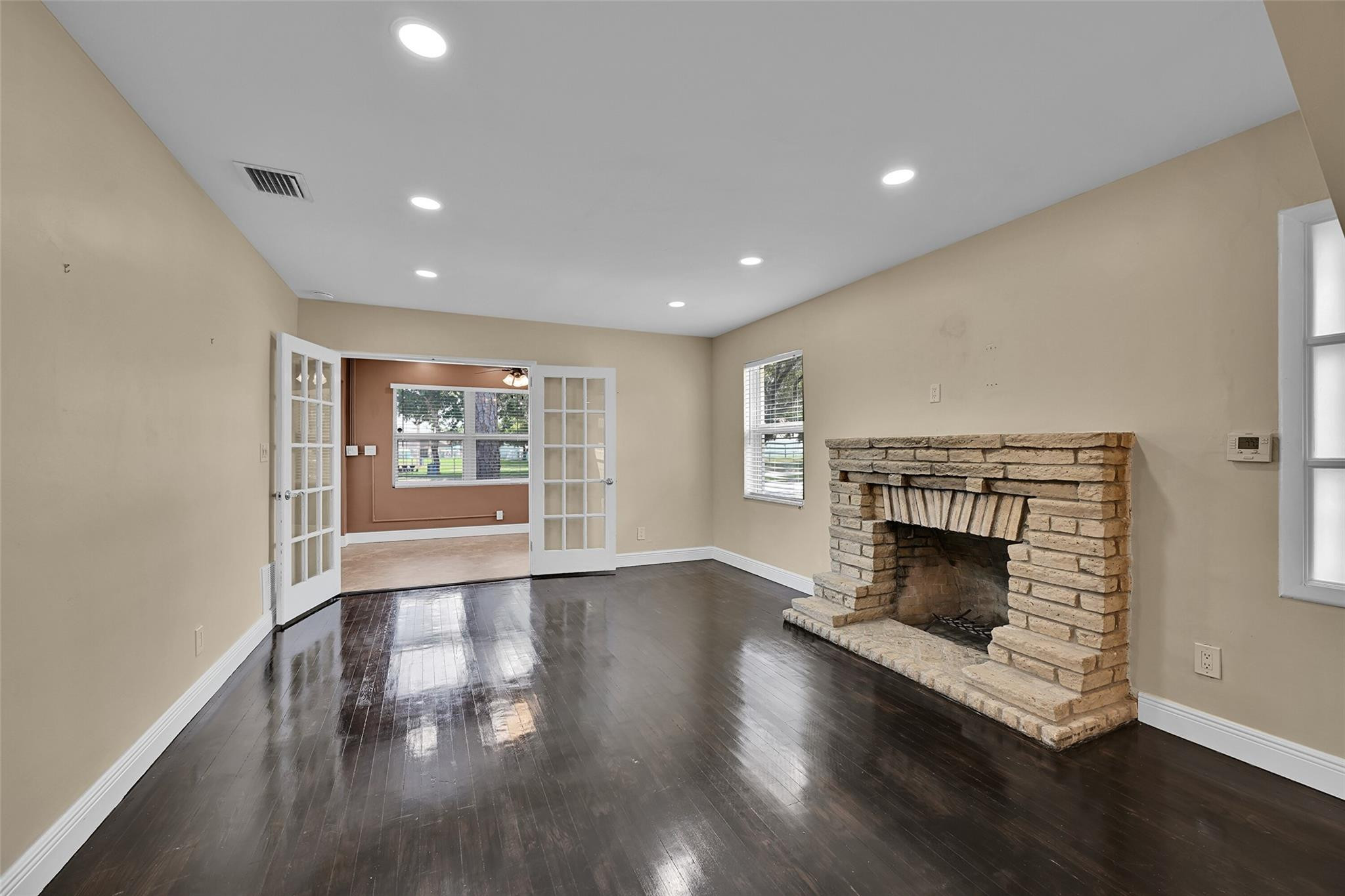 Lauderdale 2-9 D - Residential