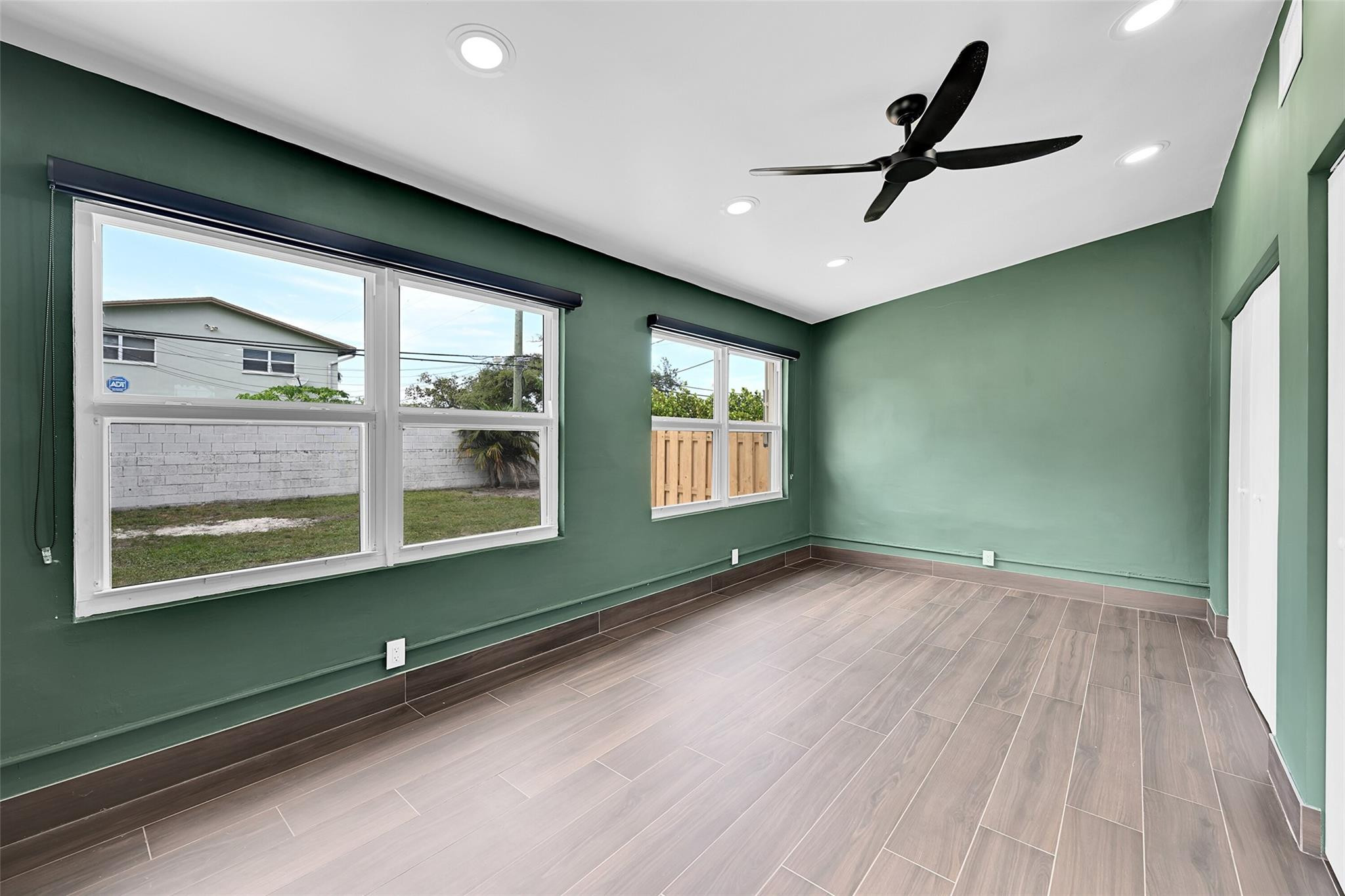 Lauderdale 2-9 D - Residential