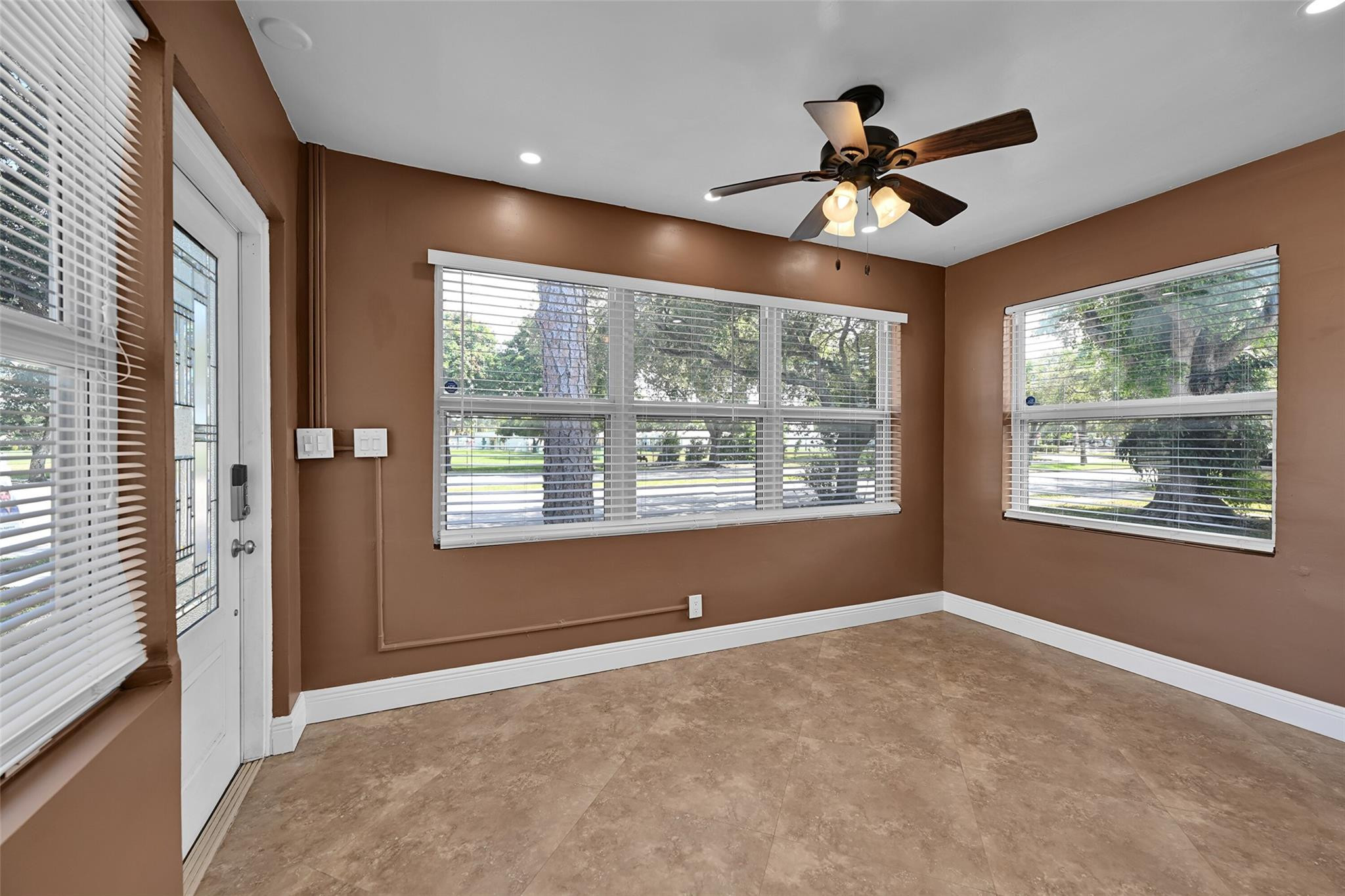 Lauderdale 2-9 D - Residential