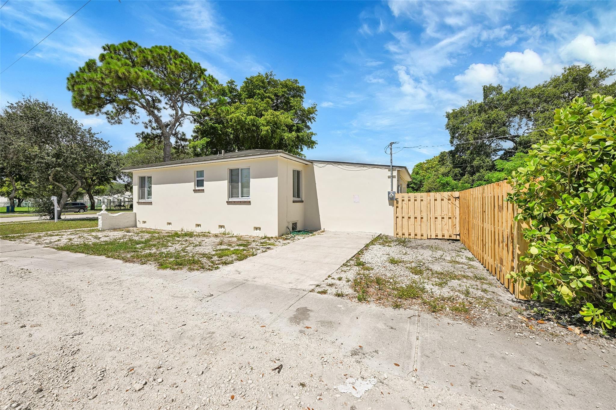 Lauderdale 2-9 D - Residential