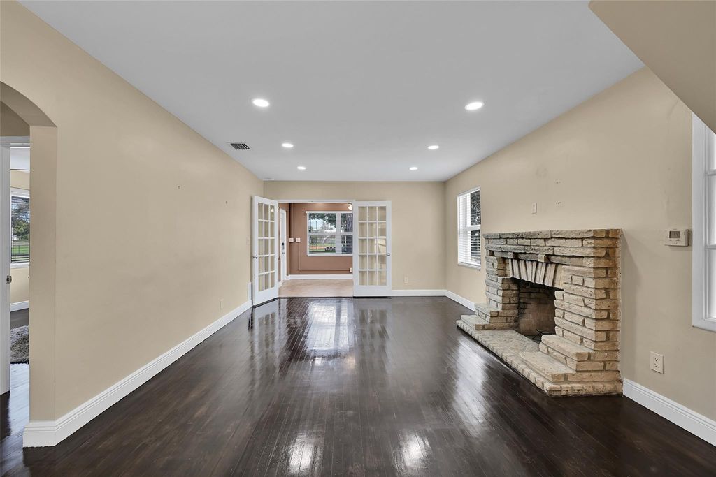 Photo of 301 SW 17th Street, Fort Lauderdale, FL 33315 (MLS # F10556157)