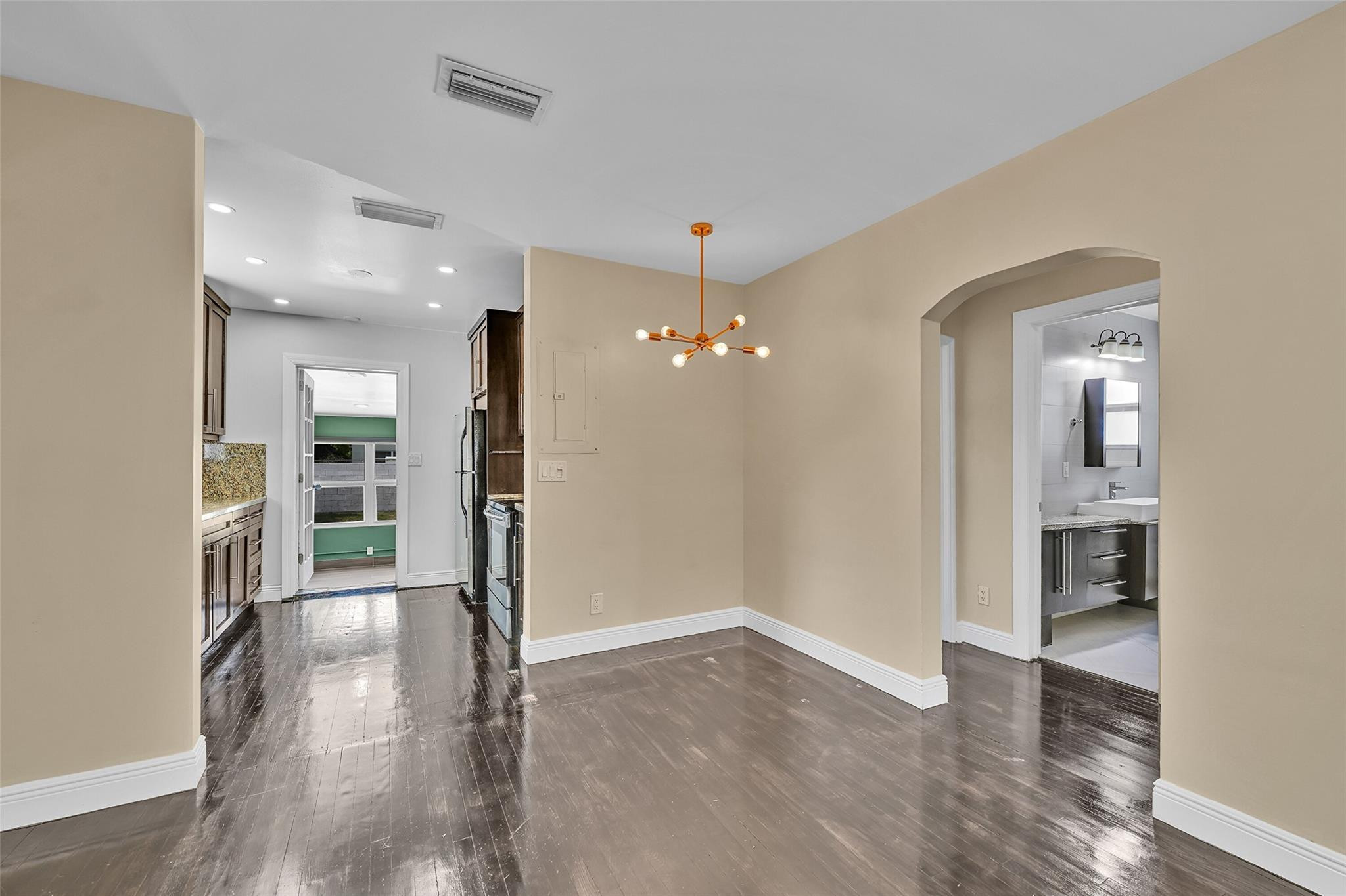 Lauderdale 2-9 D - Residential