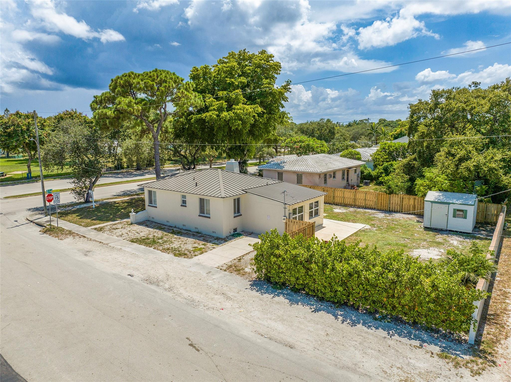 Lauderdale 2-9 D - Residential