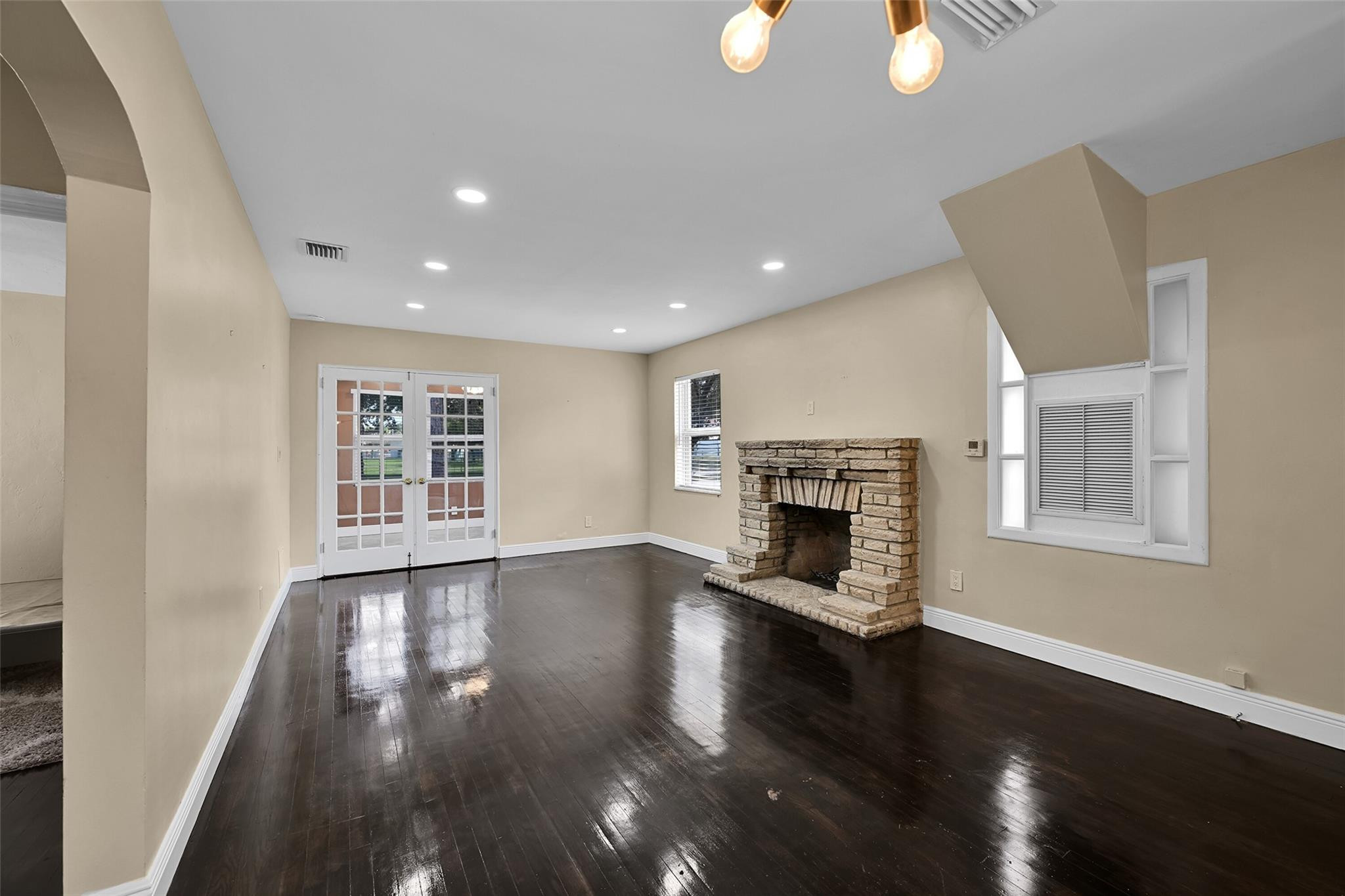 Lauderdale 2-9 D - Residential