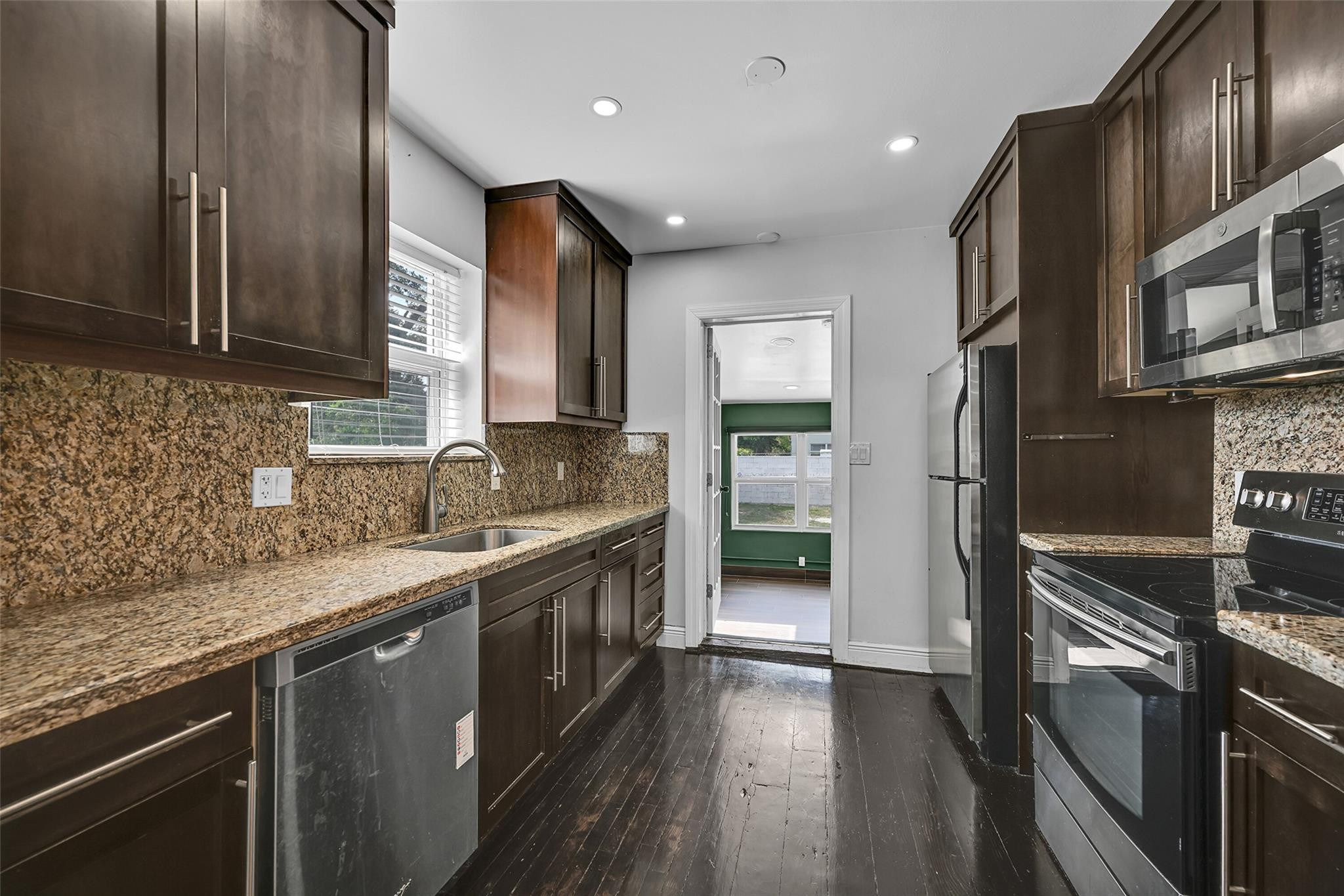 Lauderdale 2-9 D - Residential