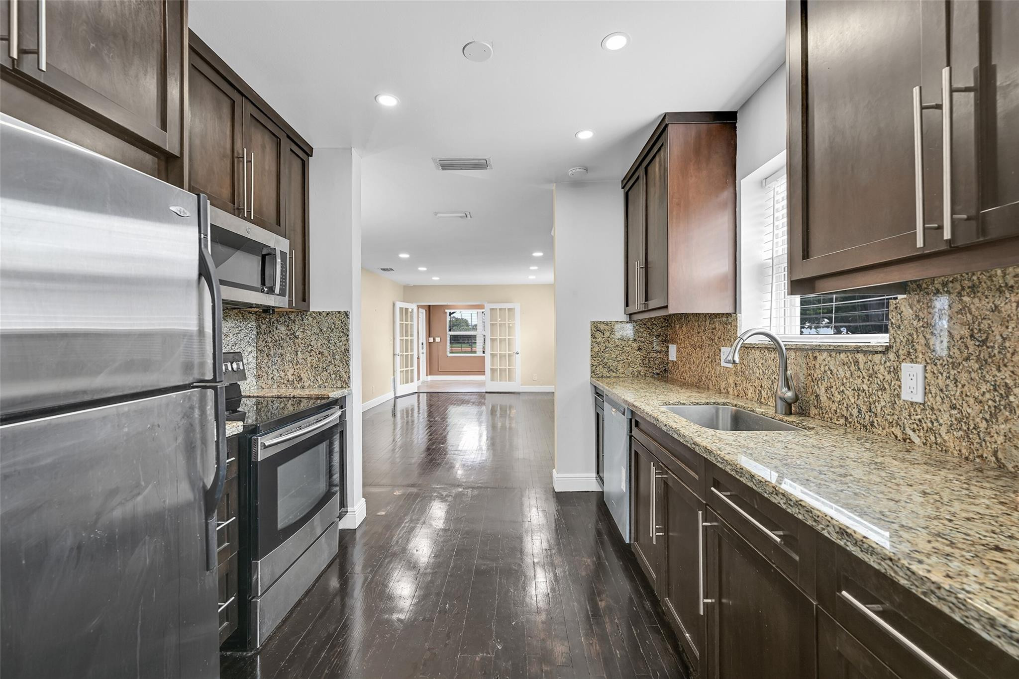 Lauderdale 2-9 D - Residential