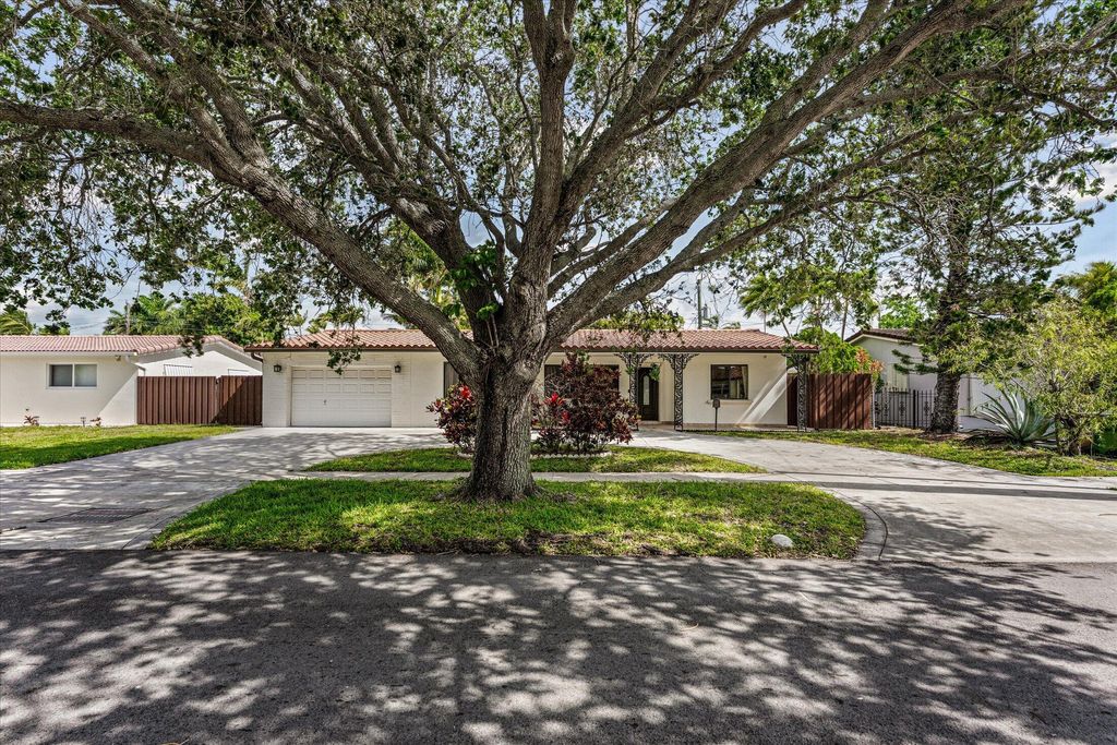 Photo of 1101 NE 4th Court, Hallandale Beach, FL 33009 (MLS # B26019589)