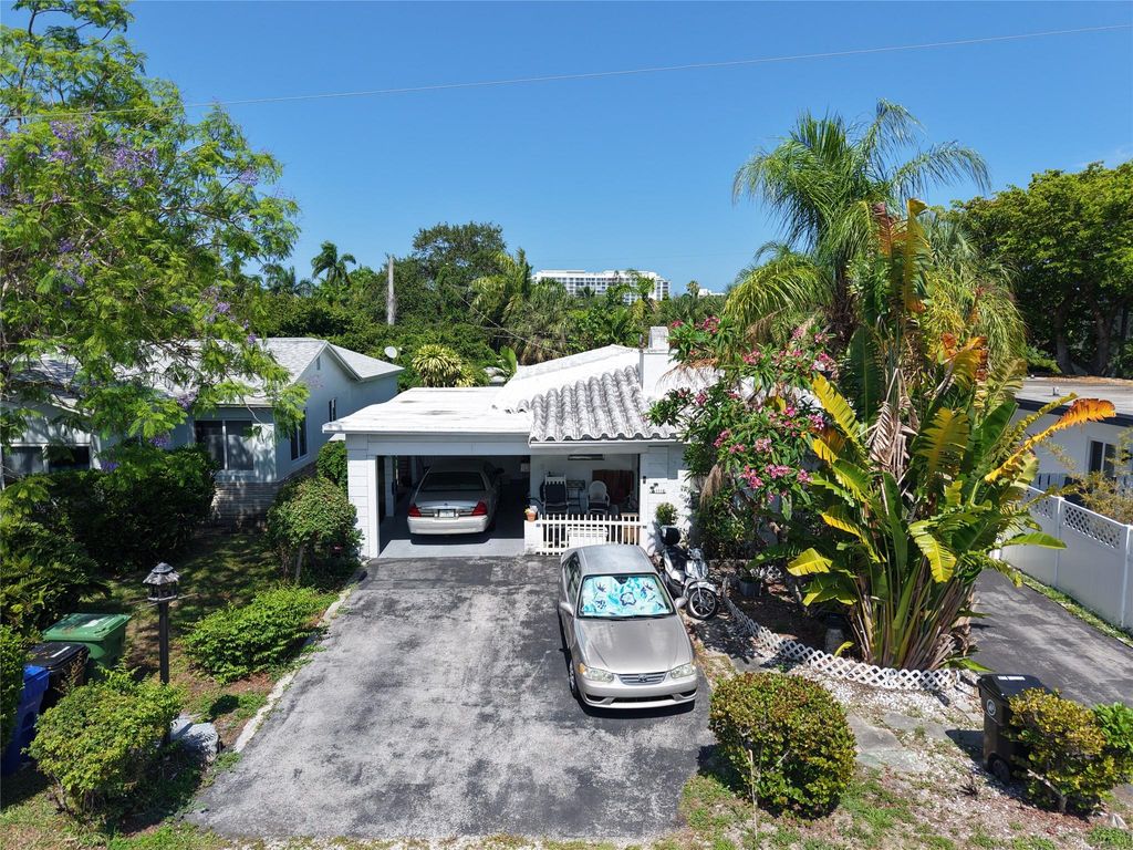 Photo of 1116 NE 17th Terrace, Fort Lauderdale, FL 33304 (MLS # F10506940)