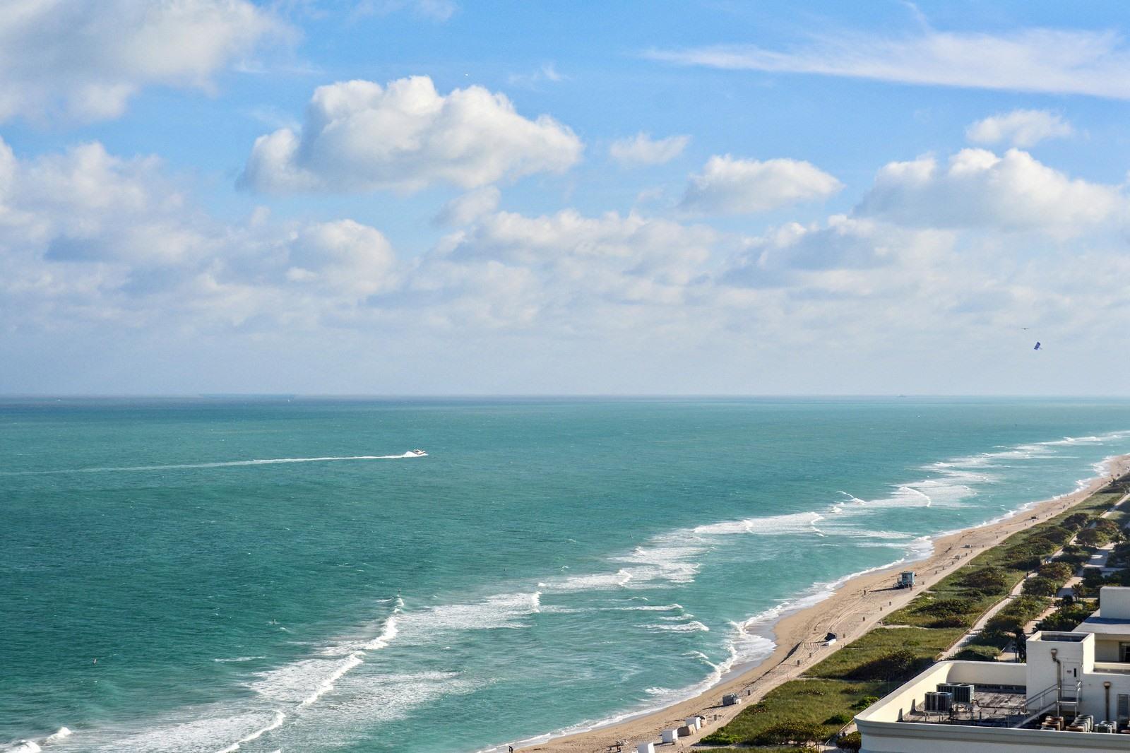 MAJESTIC TOWER - Residential