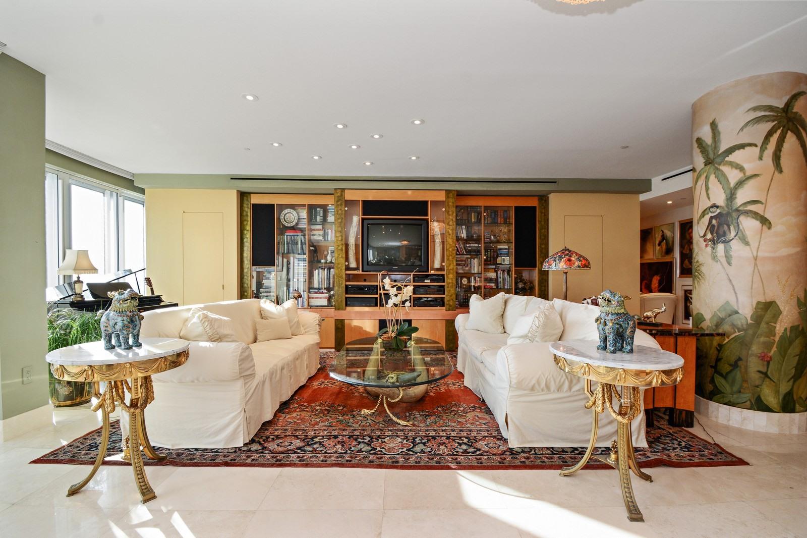 MAJESTIC TOWER - Residential