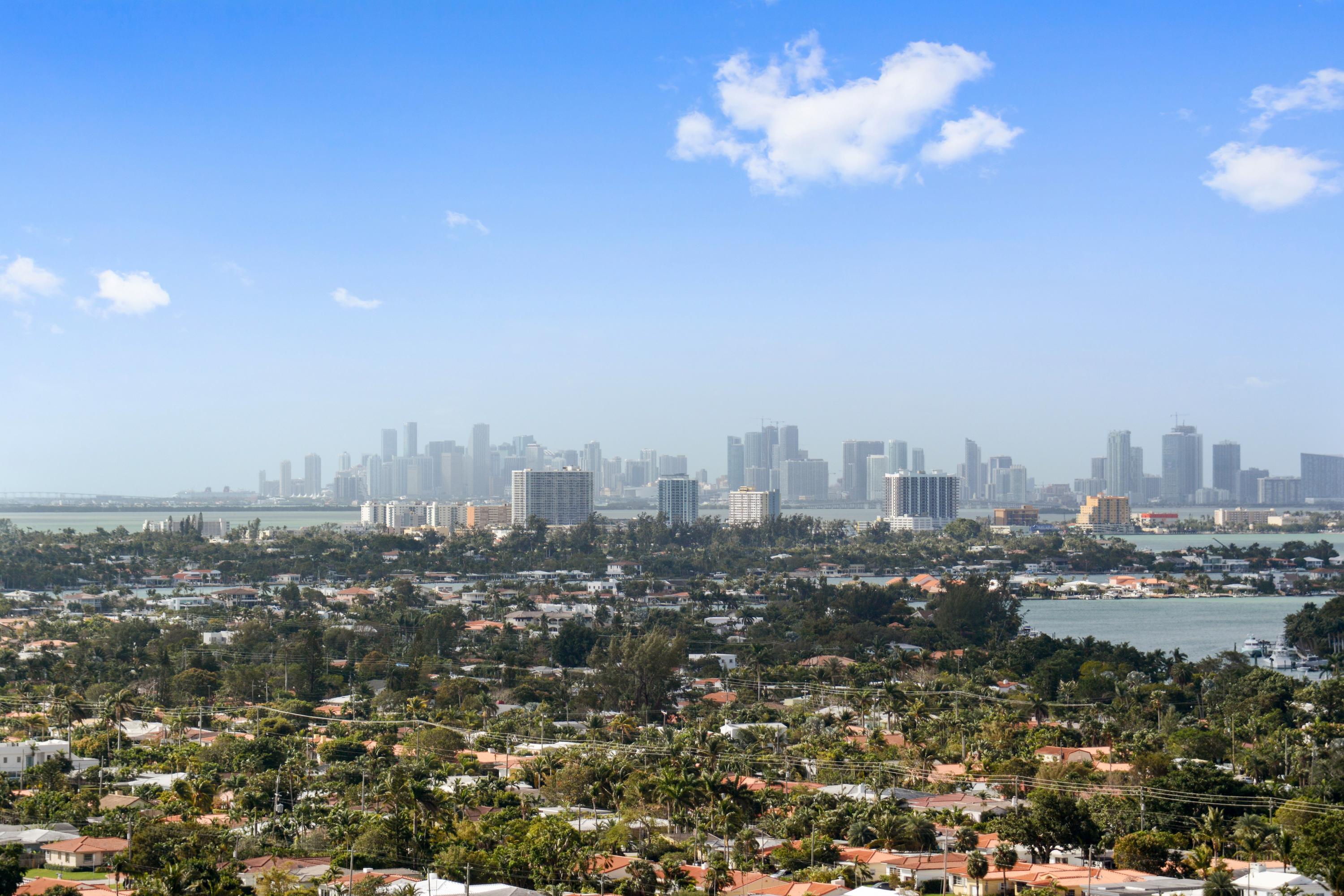 MAJESTIC TOWER - Residential