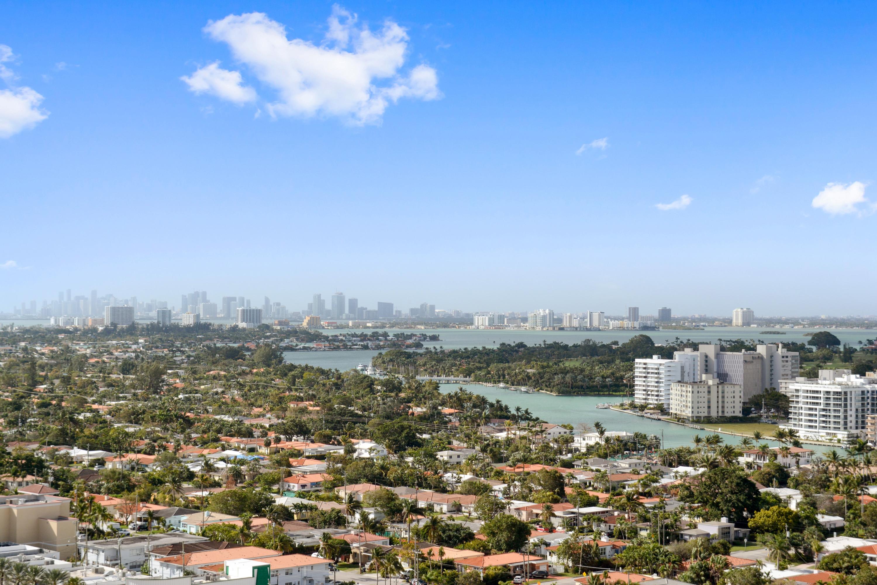 MAJESTIC TOWER - Residential