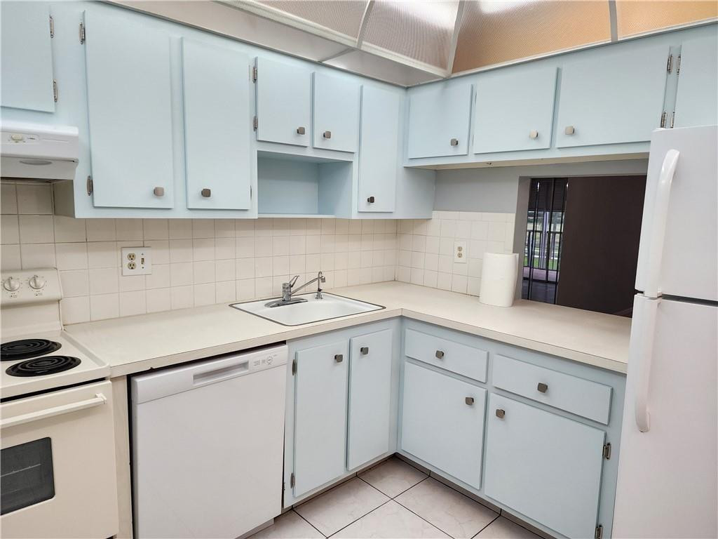 Oriole Golf & Tennis Club - Residential Lease