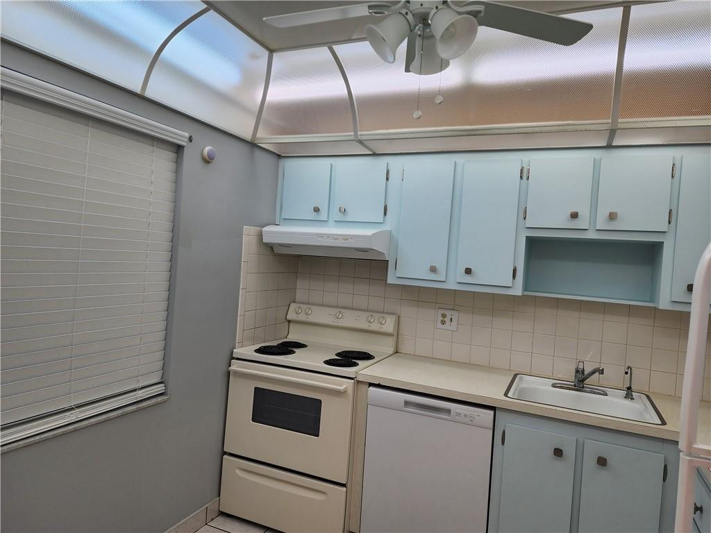 Oriole Golf & Tennis Club - Residential Lease