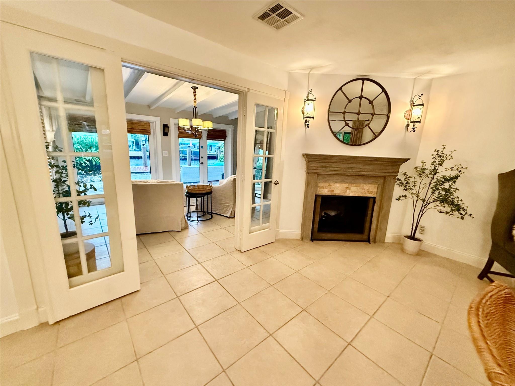 CORAL POINT - Residential