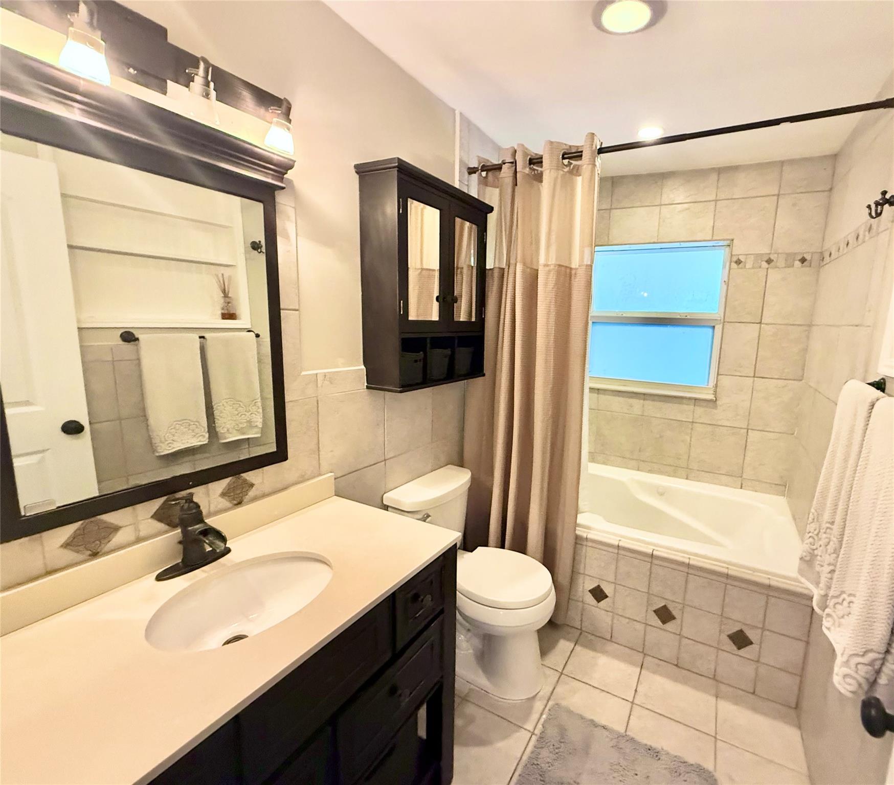 CORAL POINT - Residential