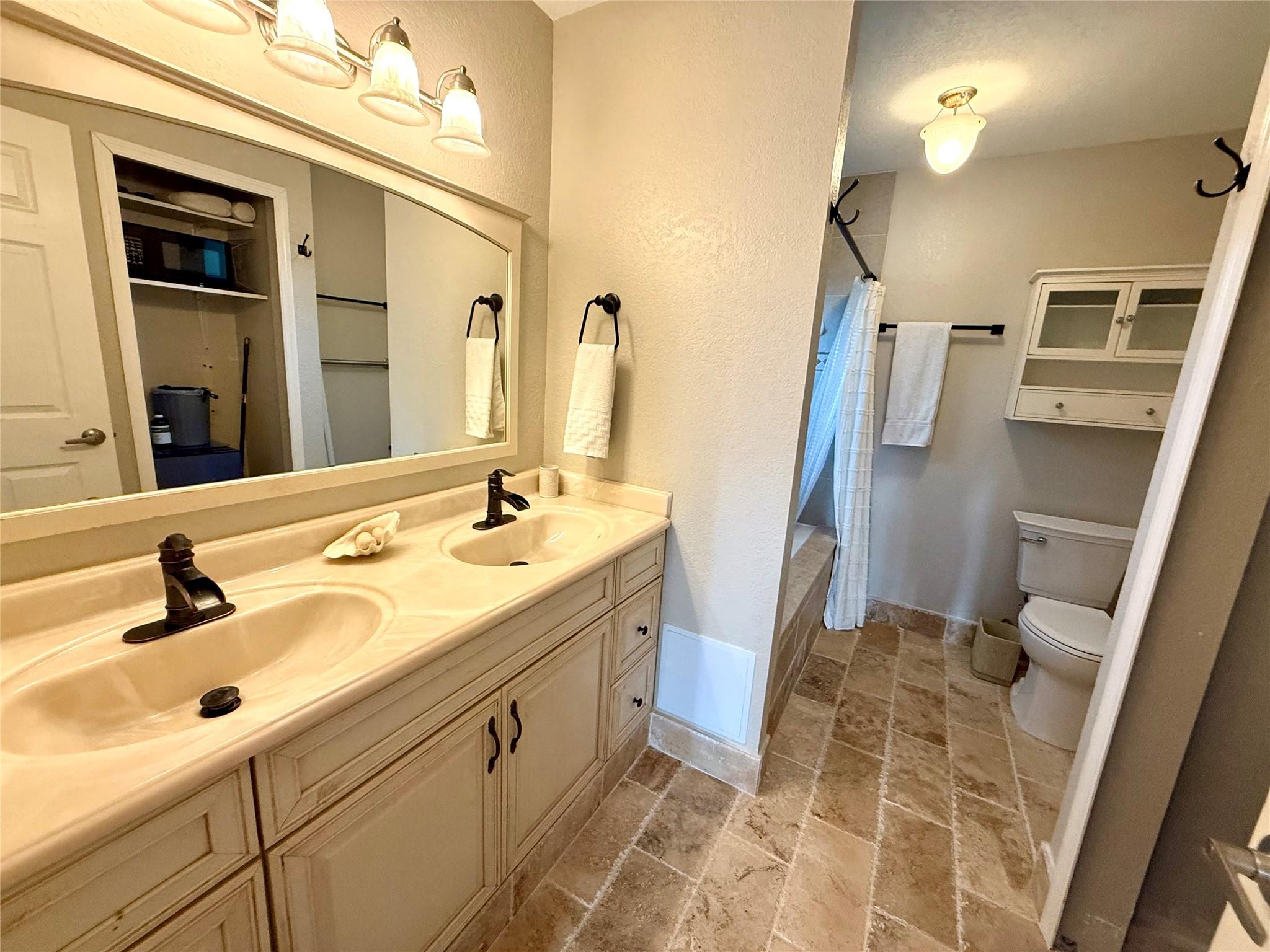 CORAL POINT - Residential