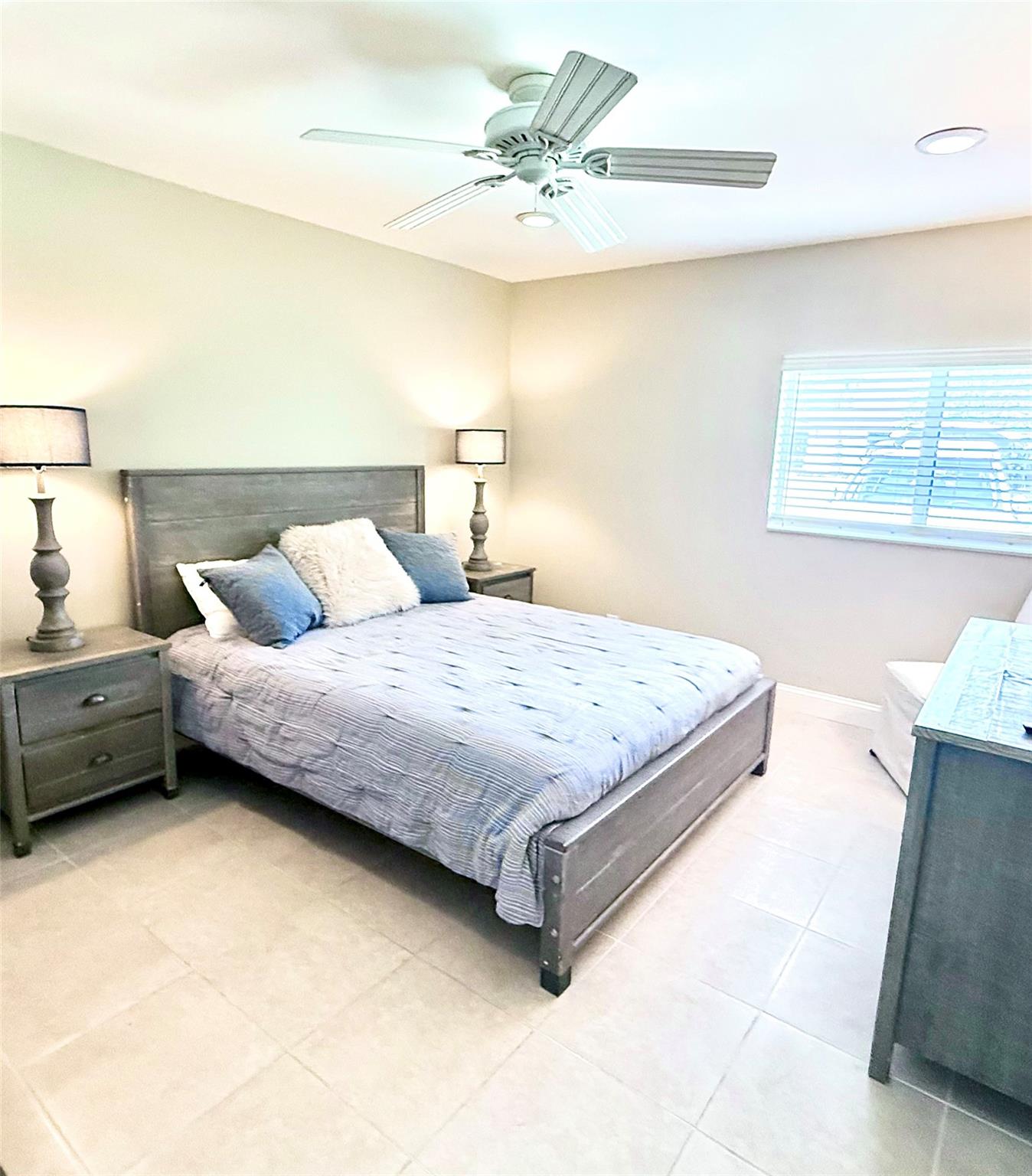 CORAL POINT - Residential