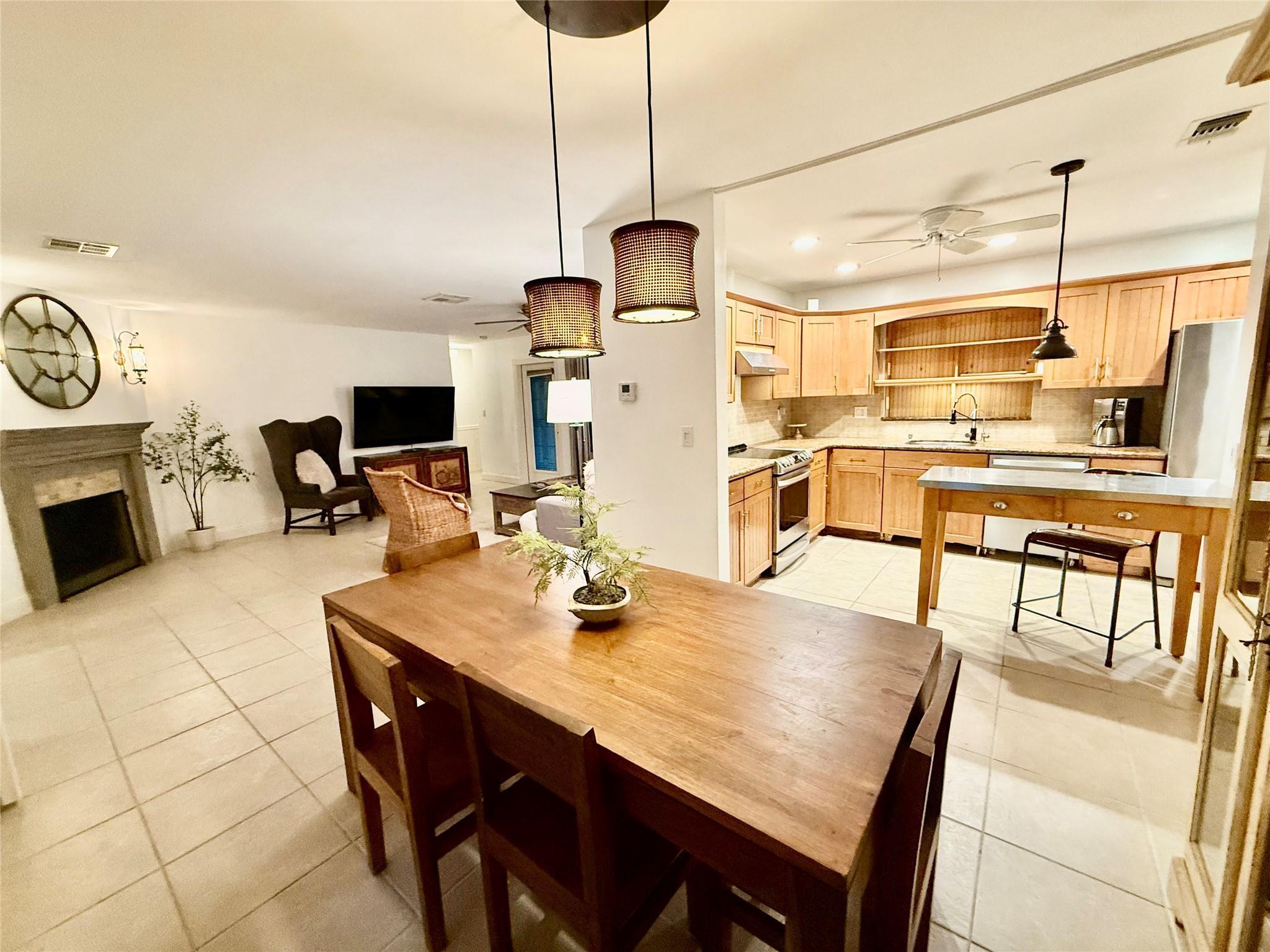 CORAL POINT - Residential