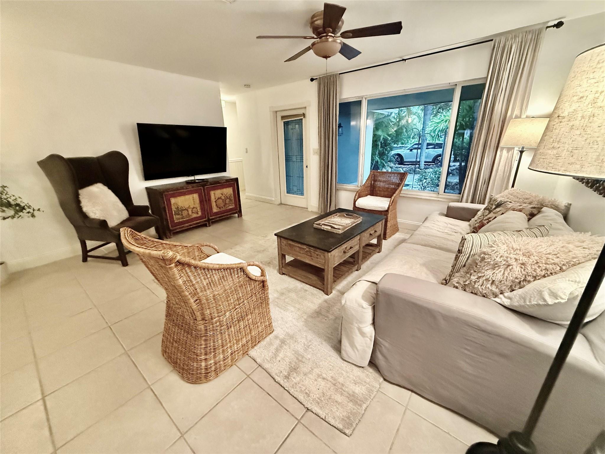 CORAL POINT - Residential