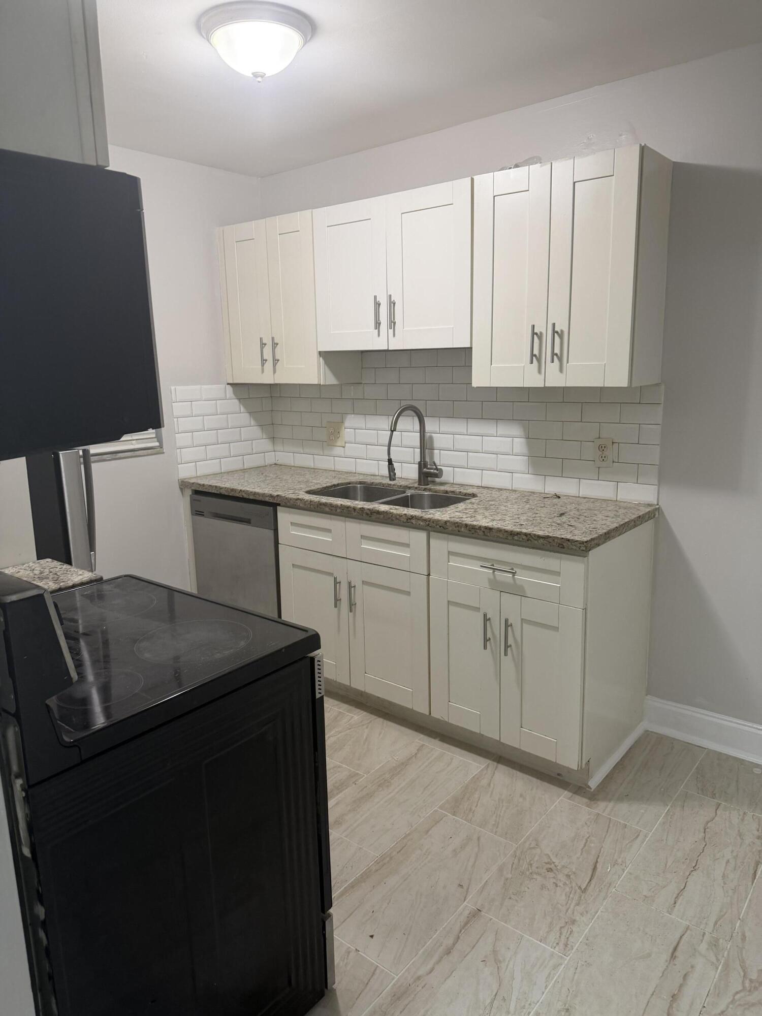 OAKS CONDO - Residential Lease
