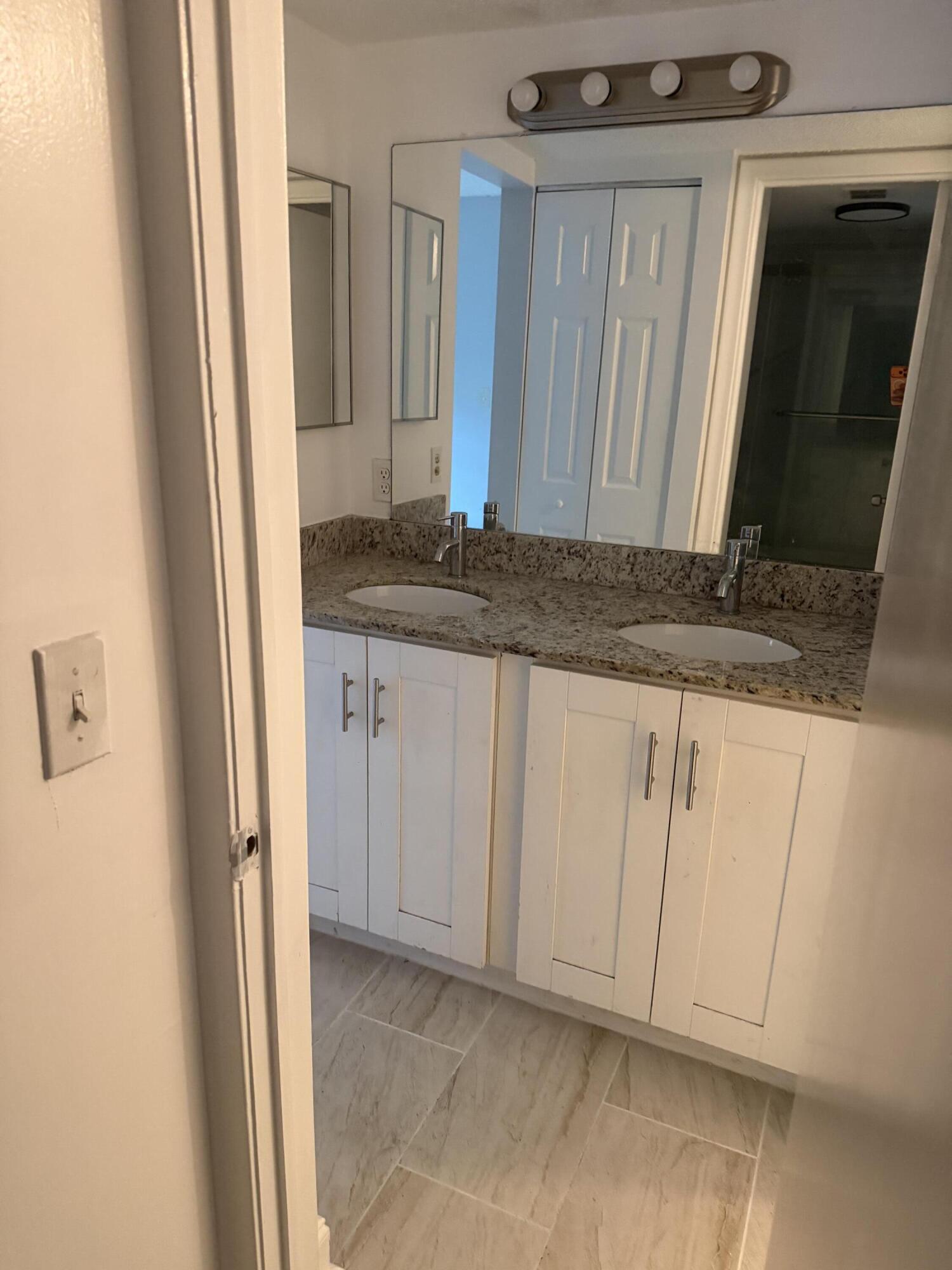 OAKS CONDO - Residential Lease