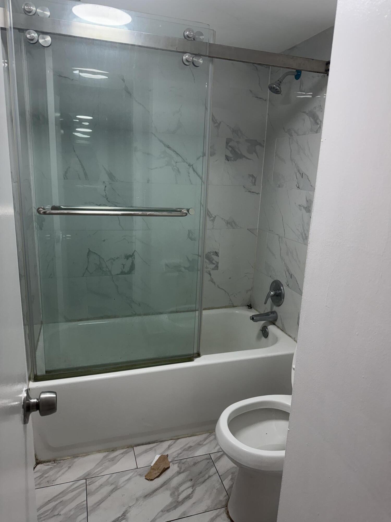 OAKS CONDO - Residential Lease