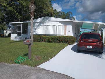 16 Guadalupe Port St Lucie FL 34952