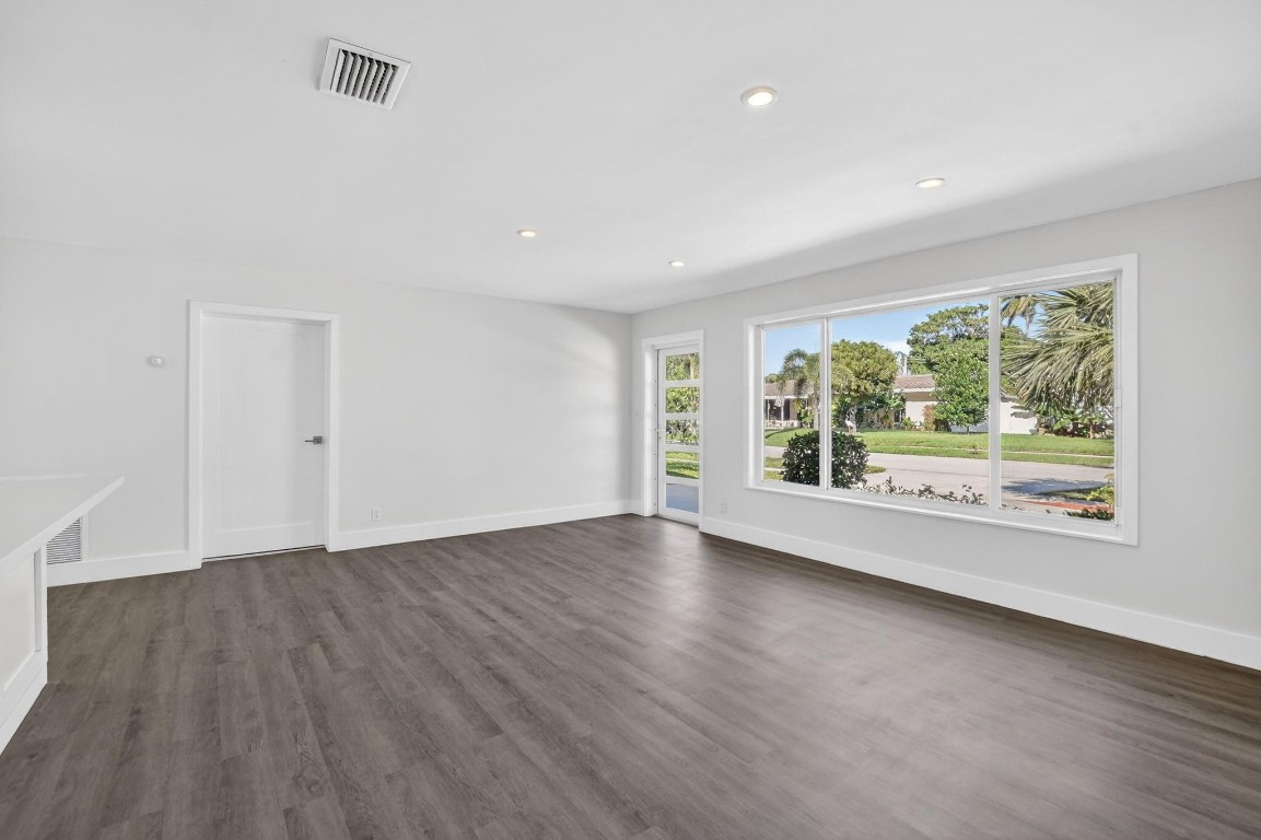 Barwal 3rd Sec 42-25 B - Residential Lease