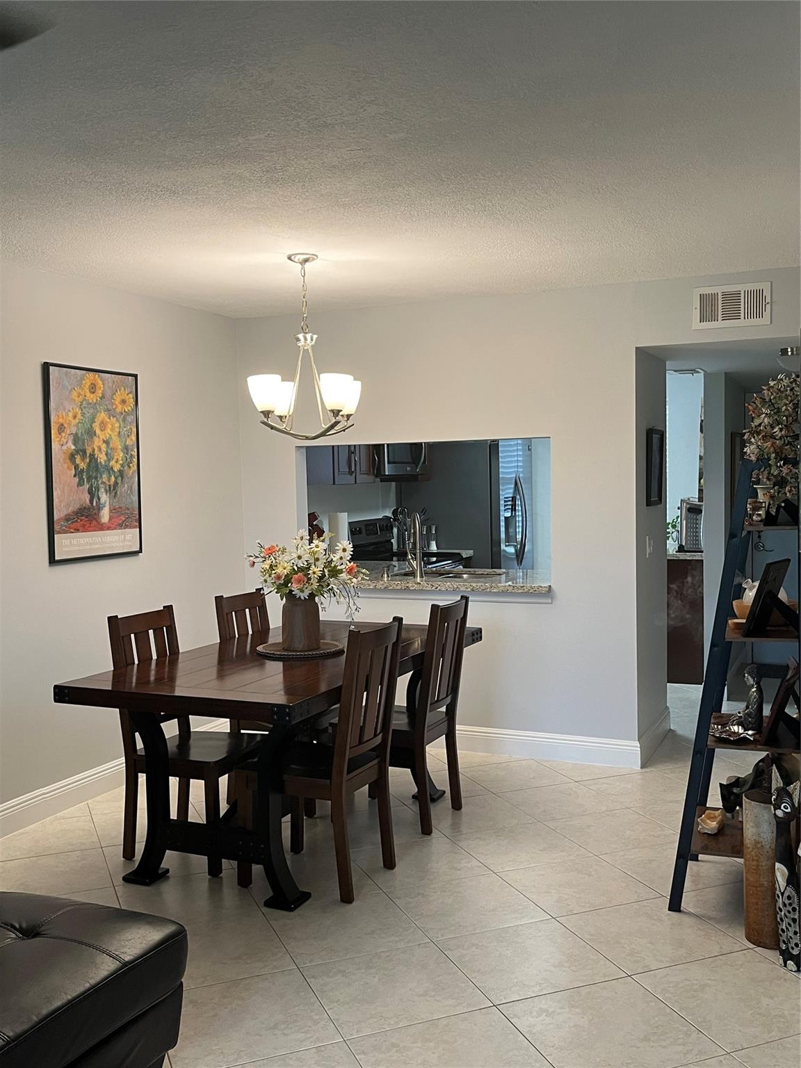 SUNRISE LAKES - Residential