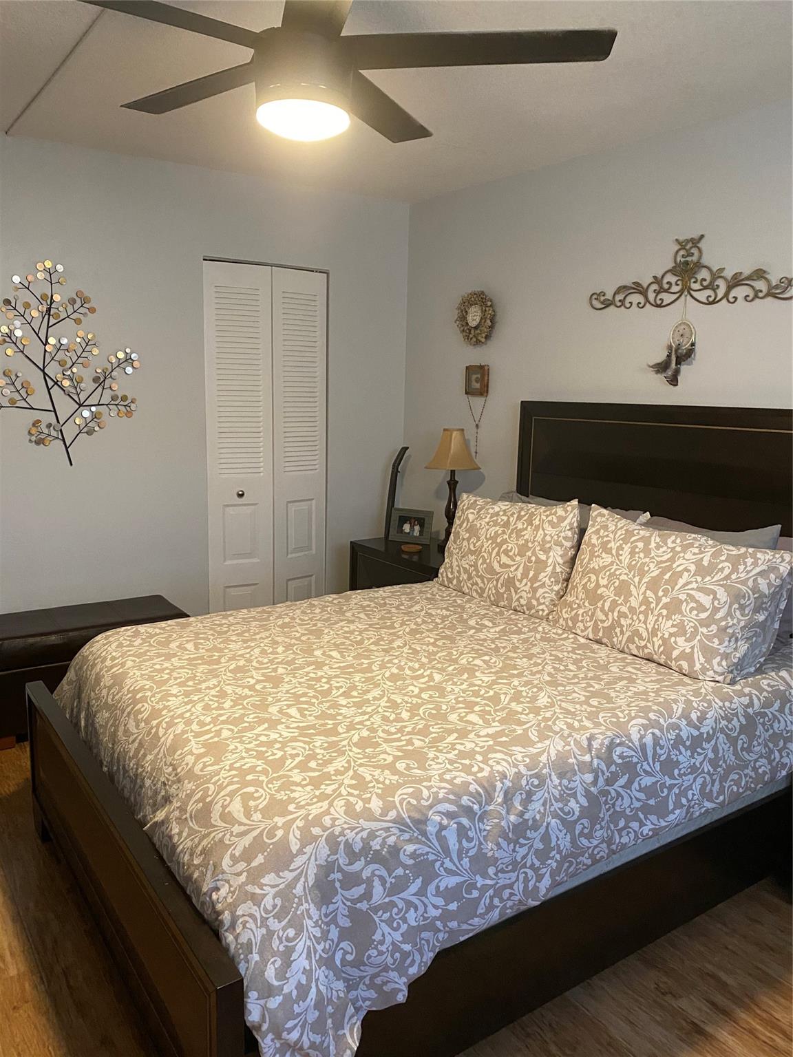 SUNRISE LAKES - Residential