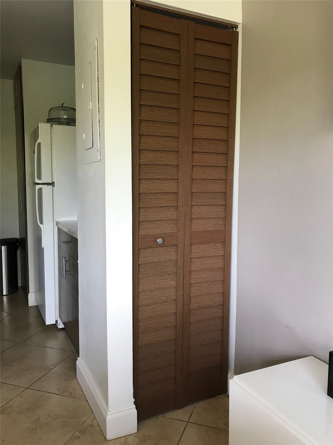 Windmill Lakes IV Condo - Residential Lease