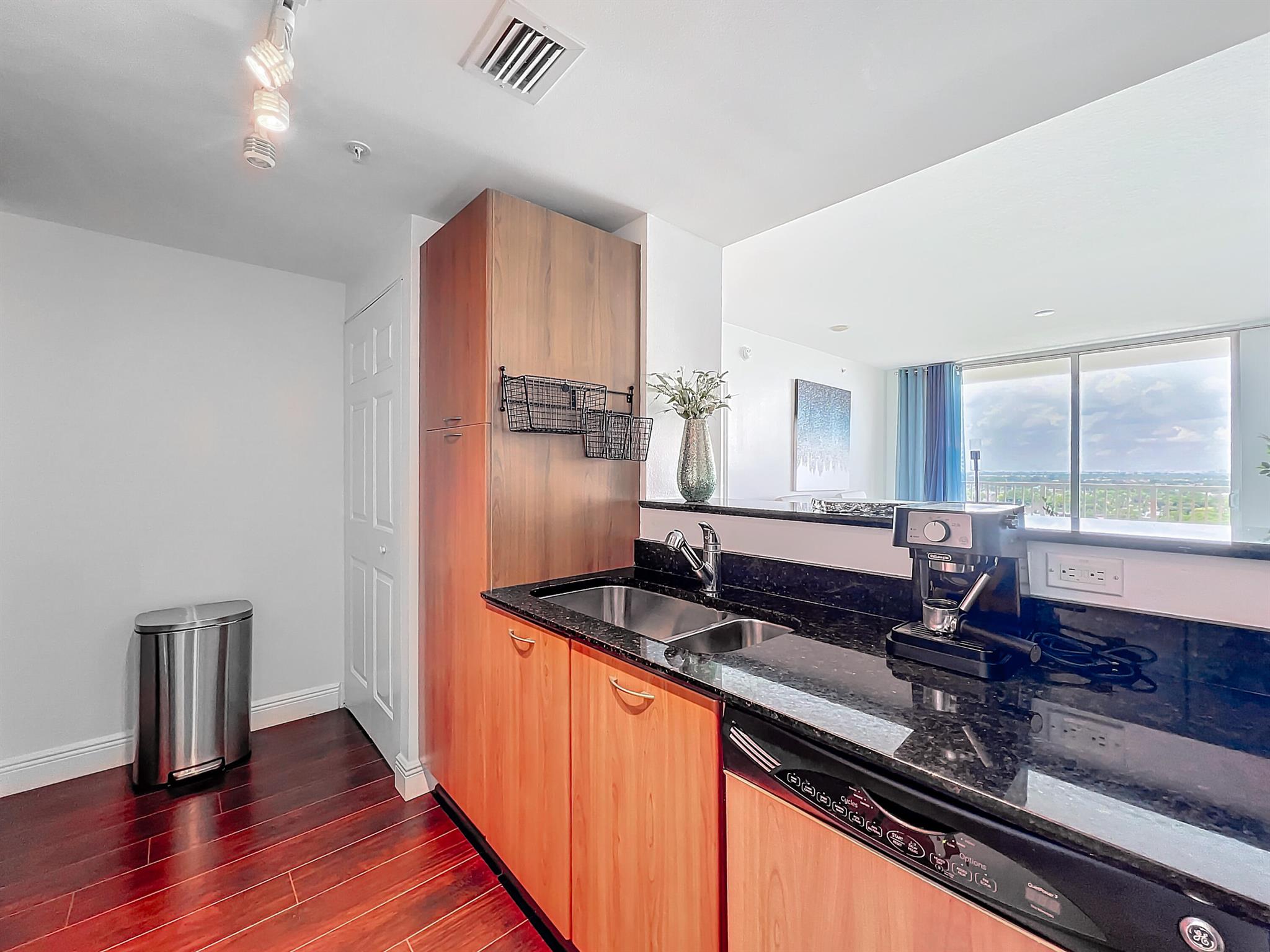 MARINA VILLAGE AT BOYNTON - Residential Lease