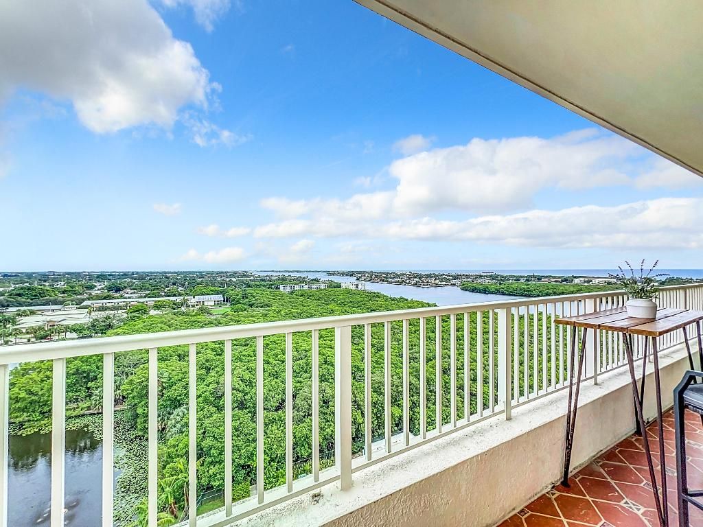 Photo of 700 E Boynton Beach Boulevard #1408, Boynton Beach, FL 33435 (MLS # R11139839)