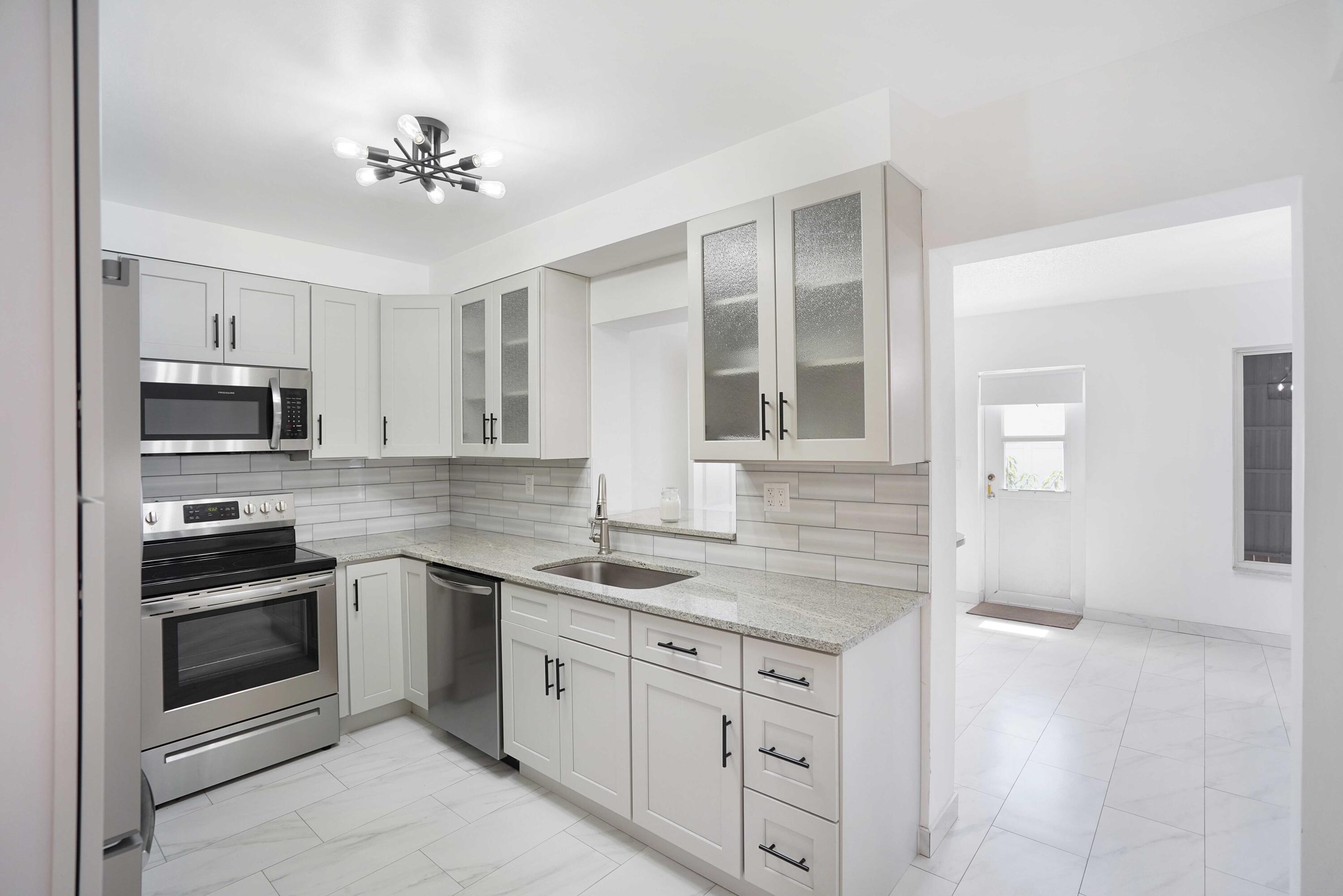 POMPANO WATERWAY ESTATES 1ST ADD - Residential Lease