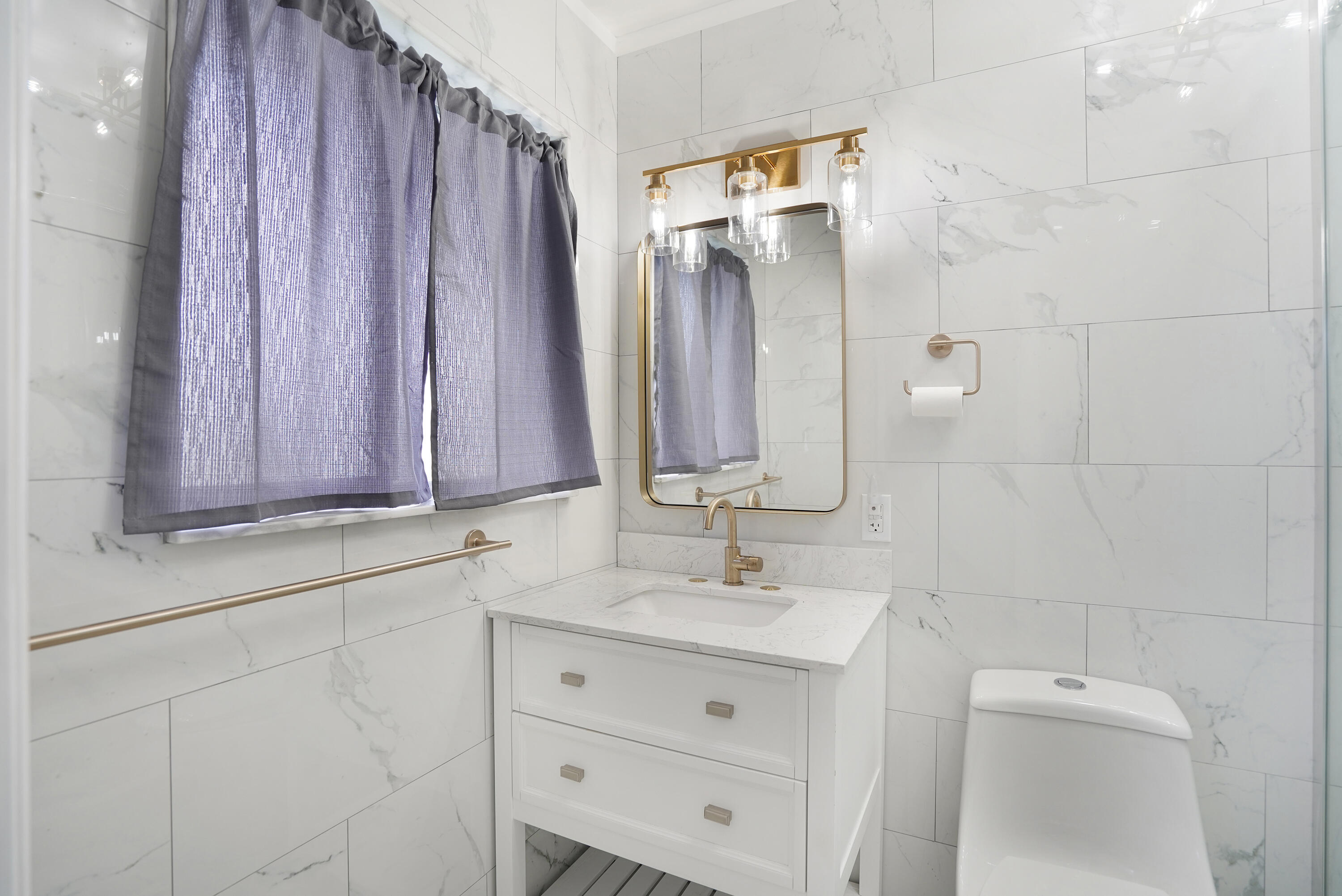 POMPANO WATERWAY ESTATES 1ST ADD - Residential Lease