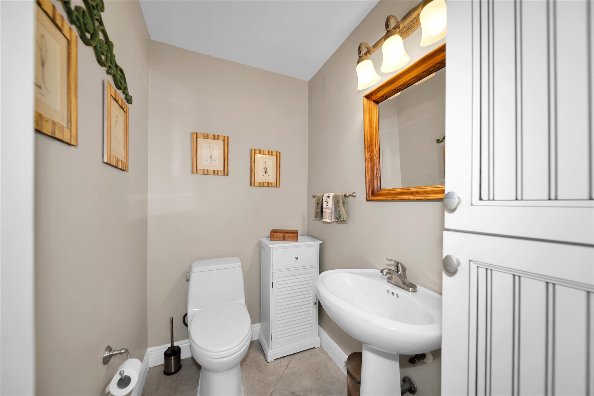 SEA RANCH VILLAS - Residential Lease