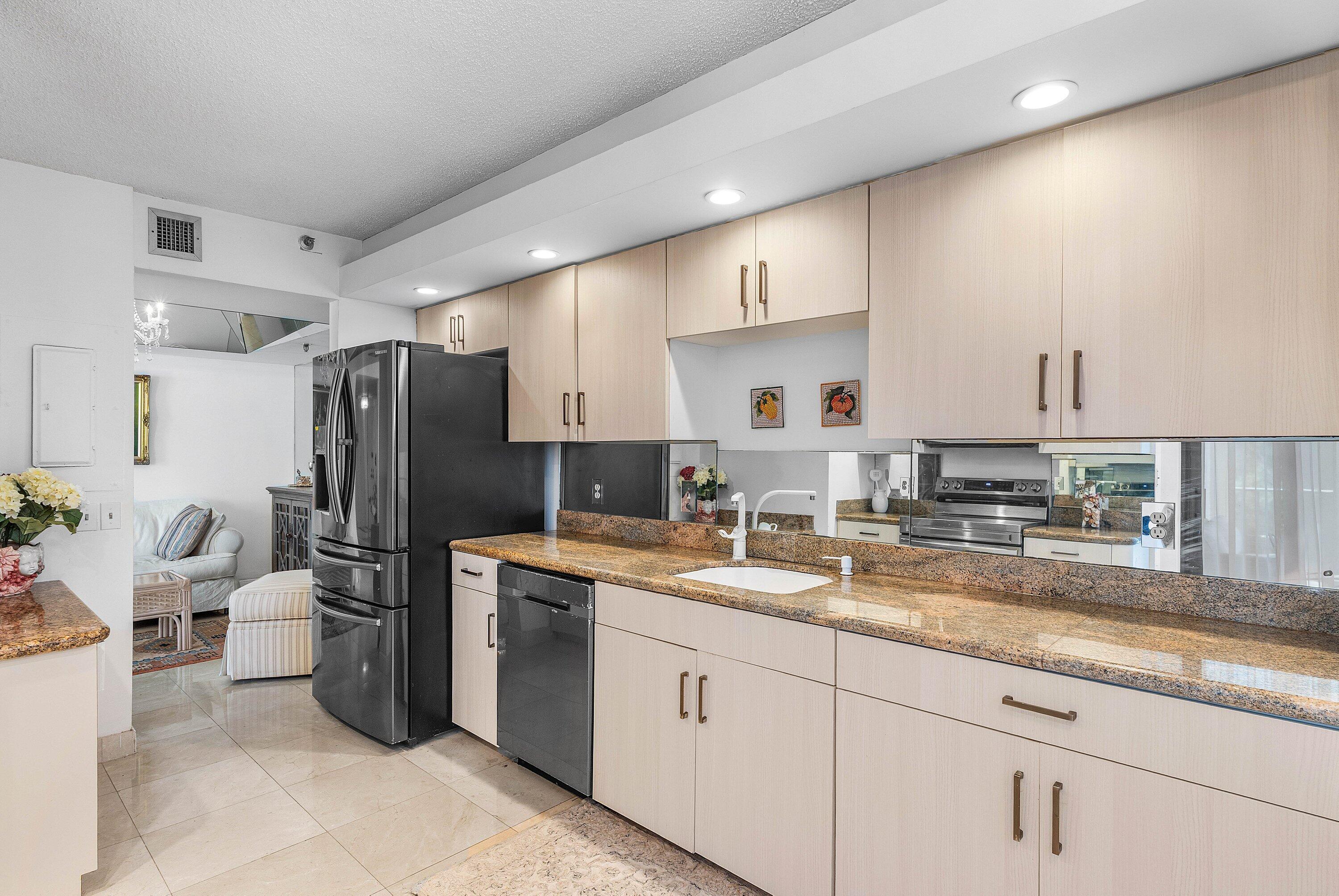 CARRON HOUSE CONDO - Residential