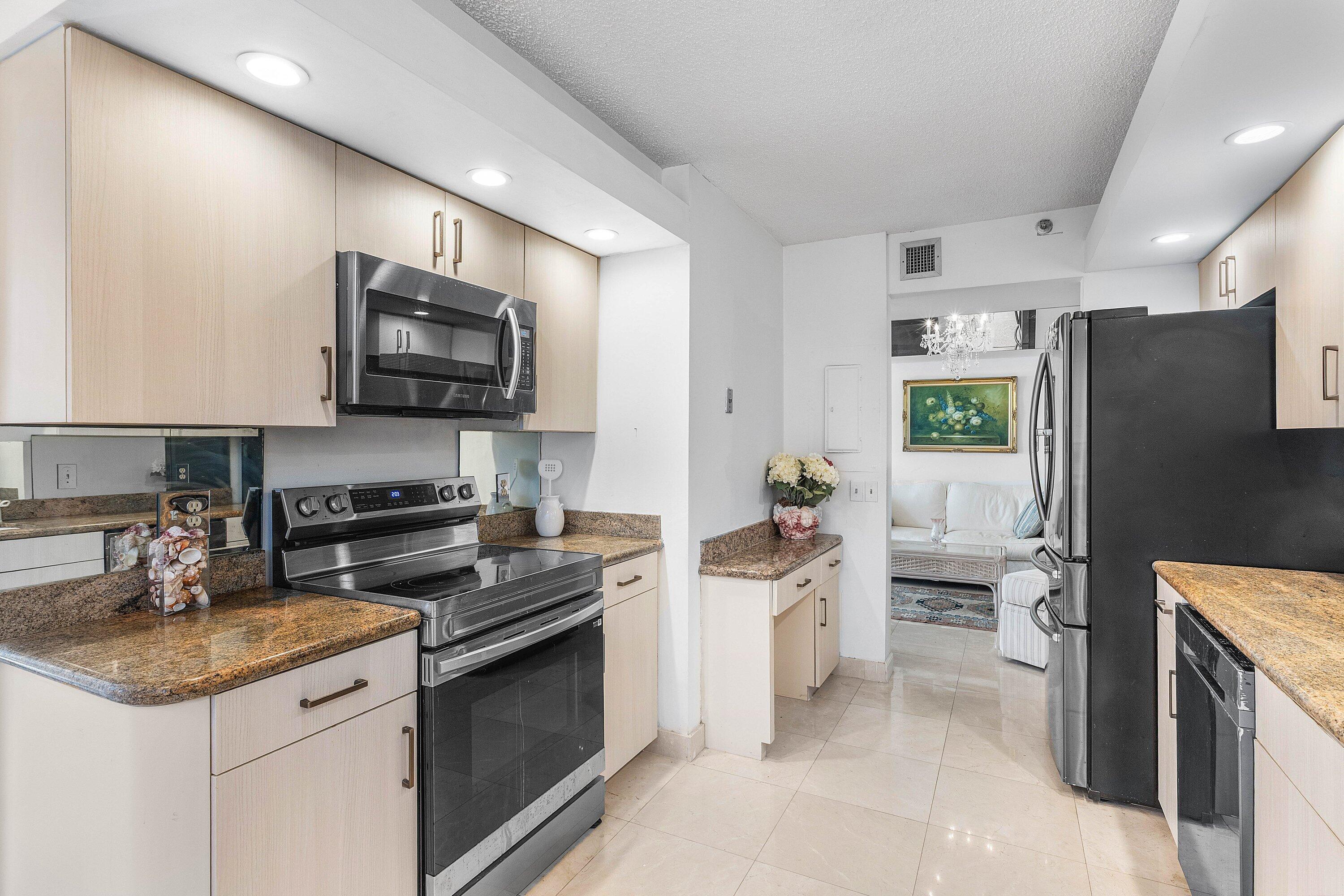 CARRON HOUSE CONDO - Residential