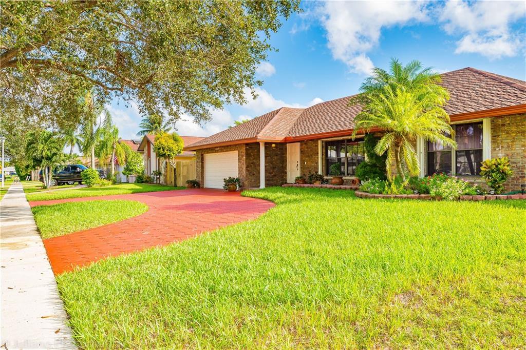 MARCANO ESTATES - Residential