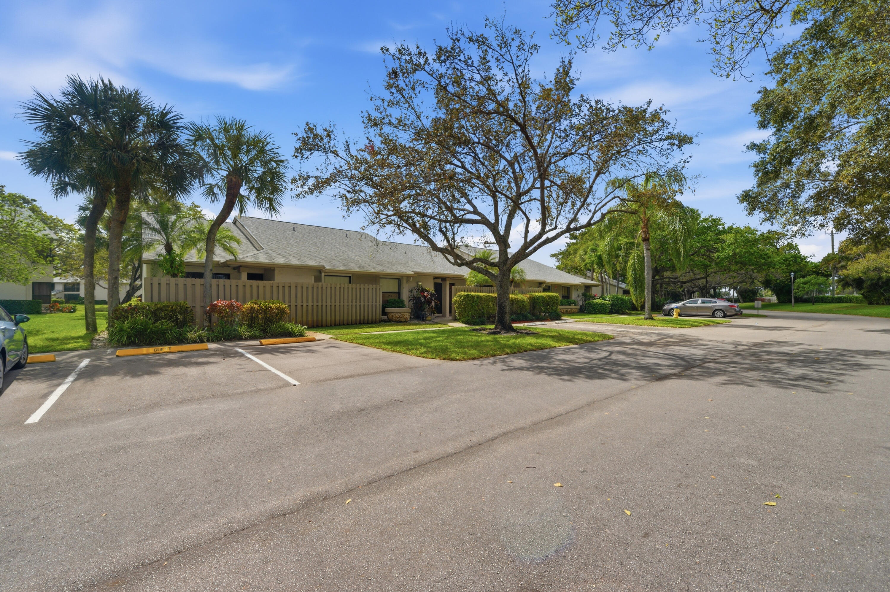 KARANDA VILLAGE VI-C CONDO - Residential