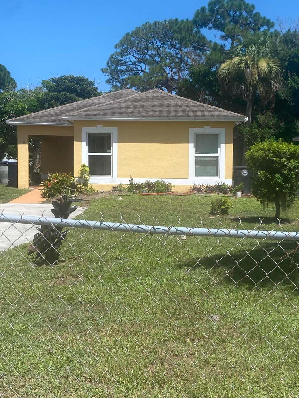 Photo of 710 N 23rd Street, Fort Pierce, FL 34950 (MLS # B26062639)