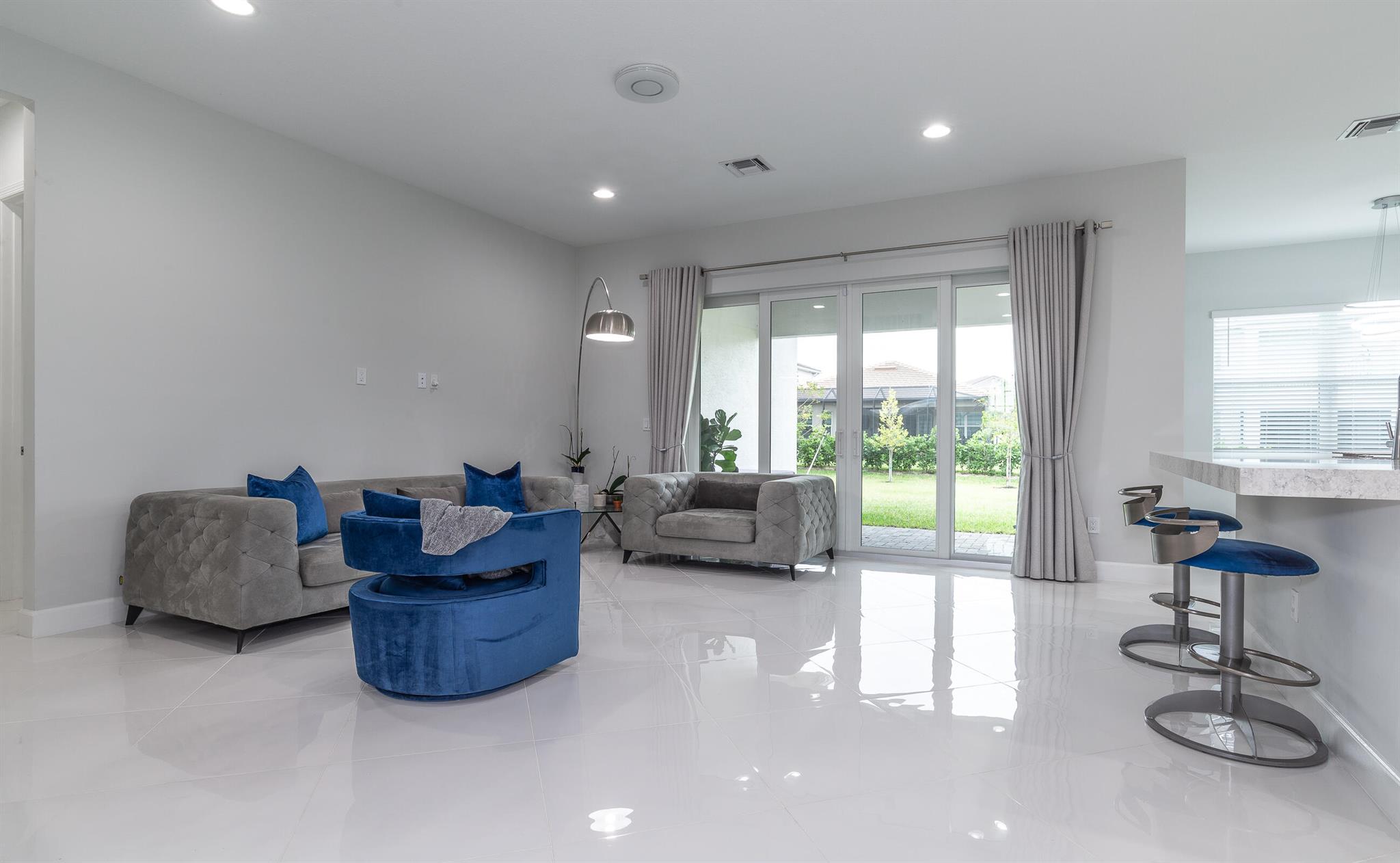 ORCHARDS OF WESTLAKE PHAS - Residential Lease