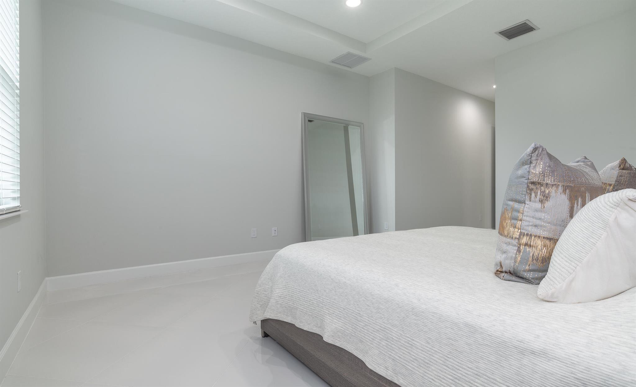 ORCHARDS OF WESTLAKE PHAS - Residential Lease