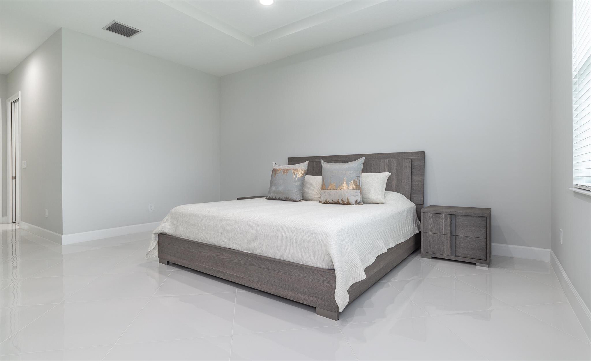 ORCHARDS OF WESTLAKE PHAS - Residential Lease