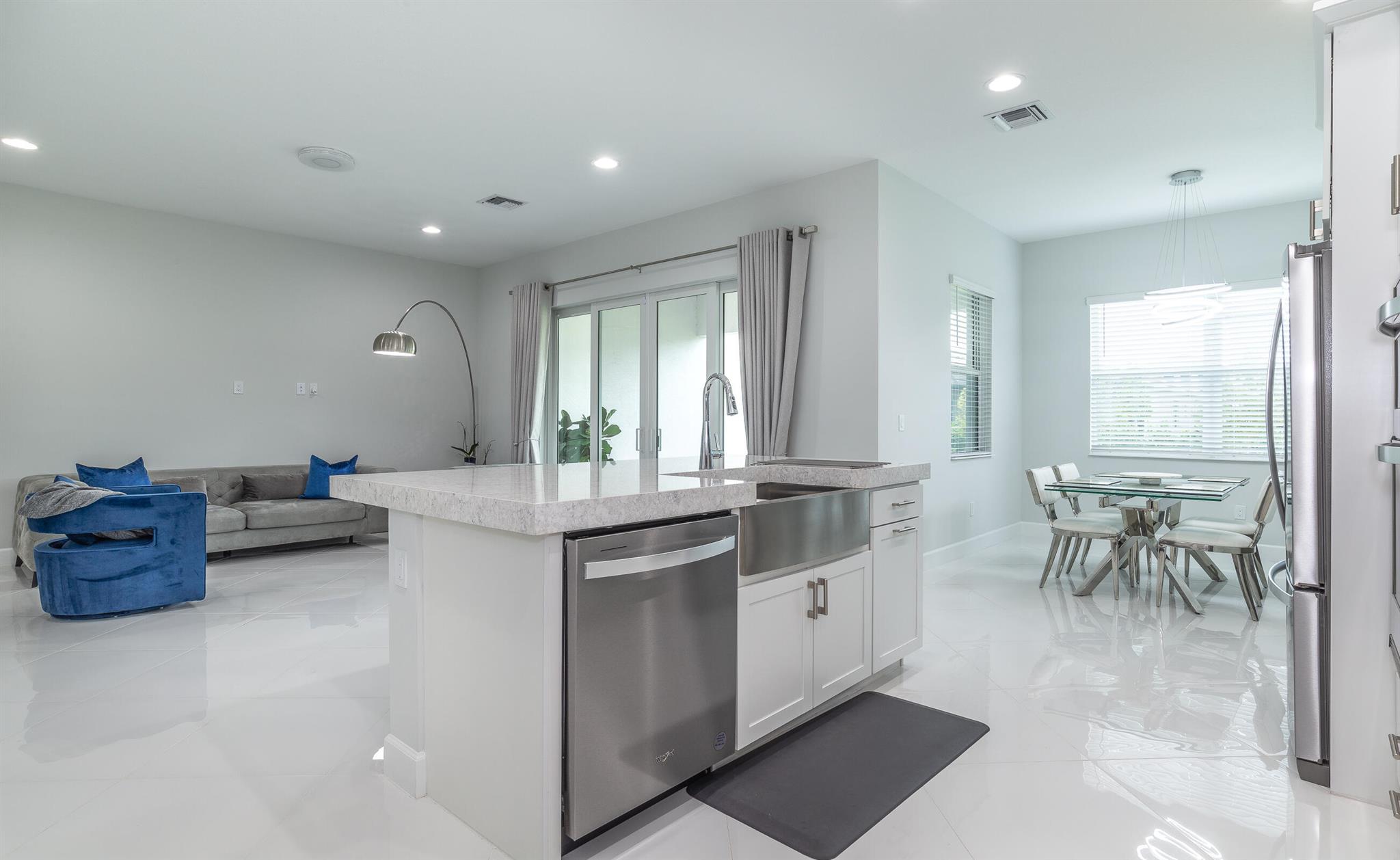 ORCHARDS OF WESTLAKE PHAS - Residential Lease